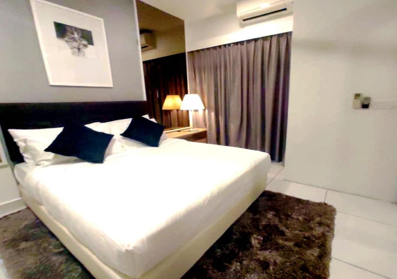 Suites at 1Tebrau