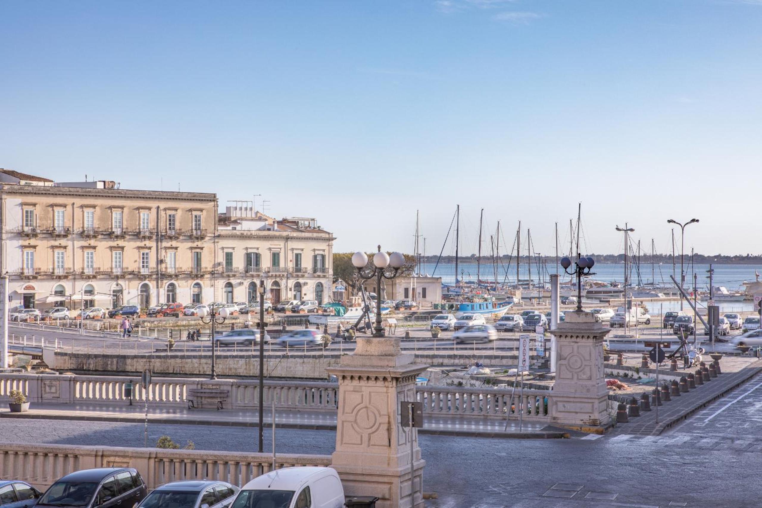 Darsena Sunset Suites by Wonderful Italy view 2