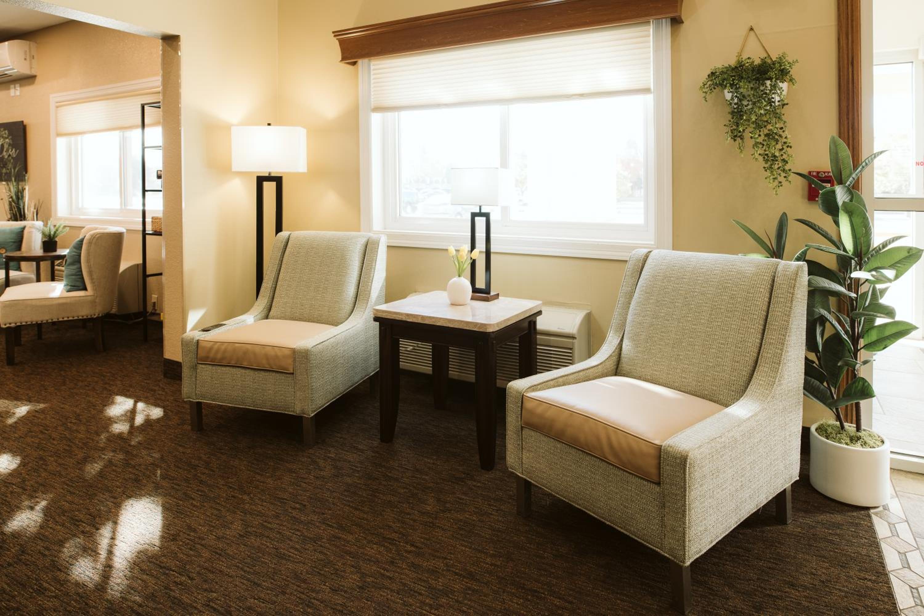 Bismarck Vacations - EverSpring Suites - Property Image 25