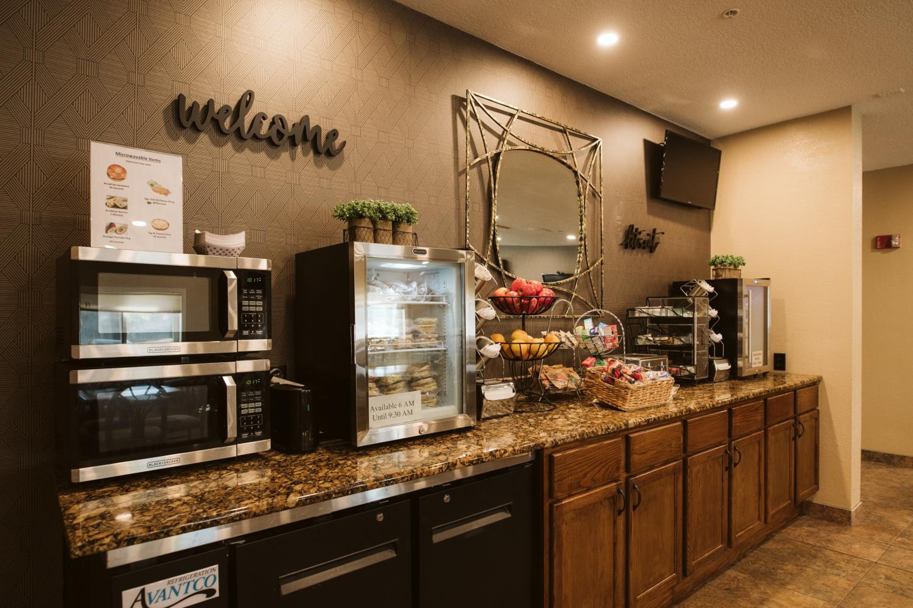 Bismarck Vacations - EverSpring Suites - Property Image 21