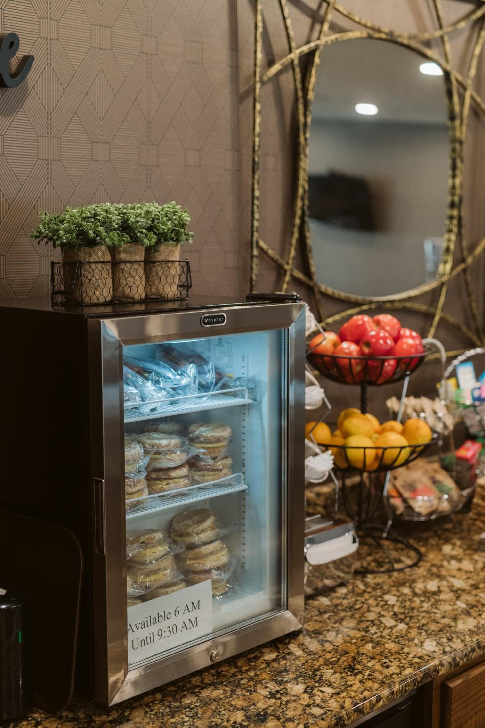 Bismarck Vacations - EverSpring Suites - Property Image 10