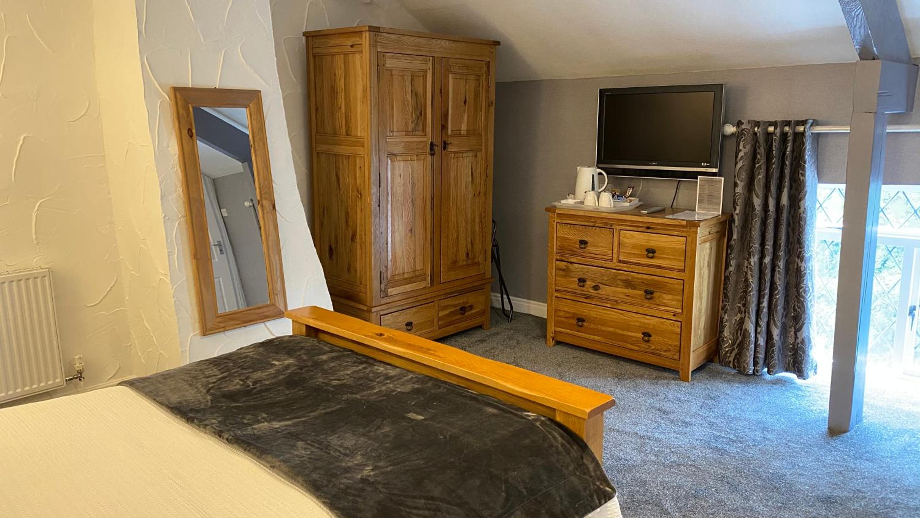 Bridge Farm Hotel