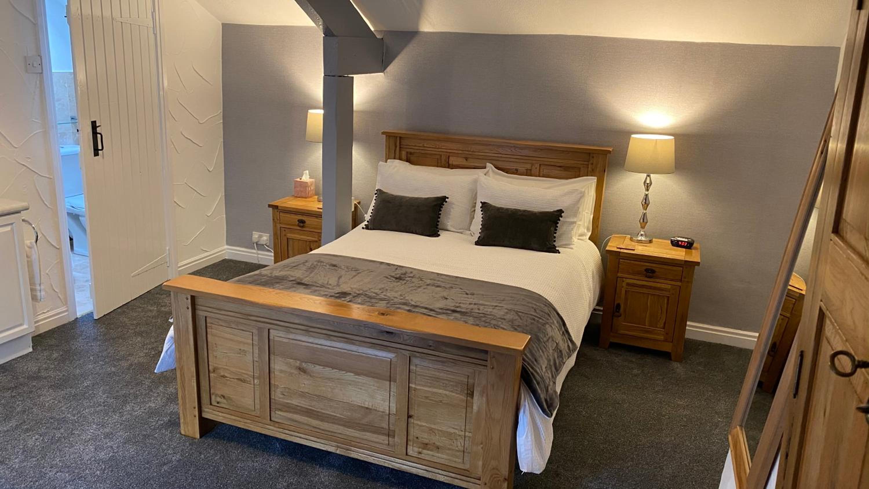 Bridge Farm Hotel