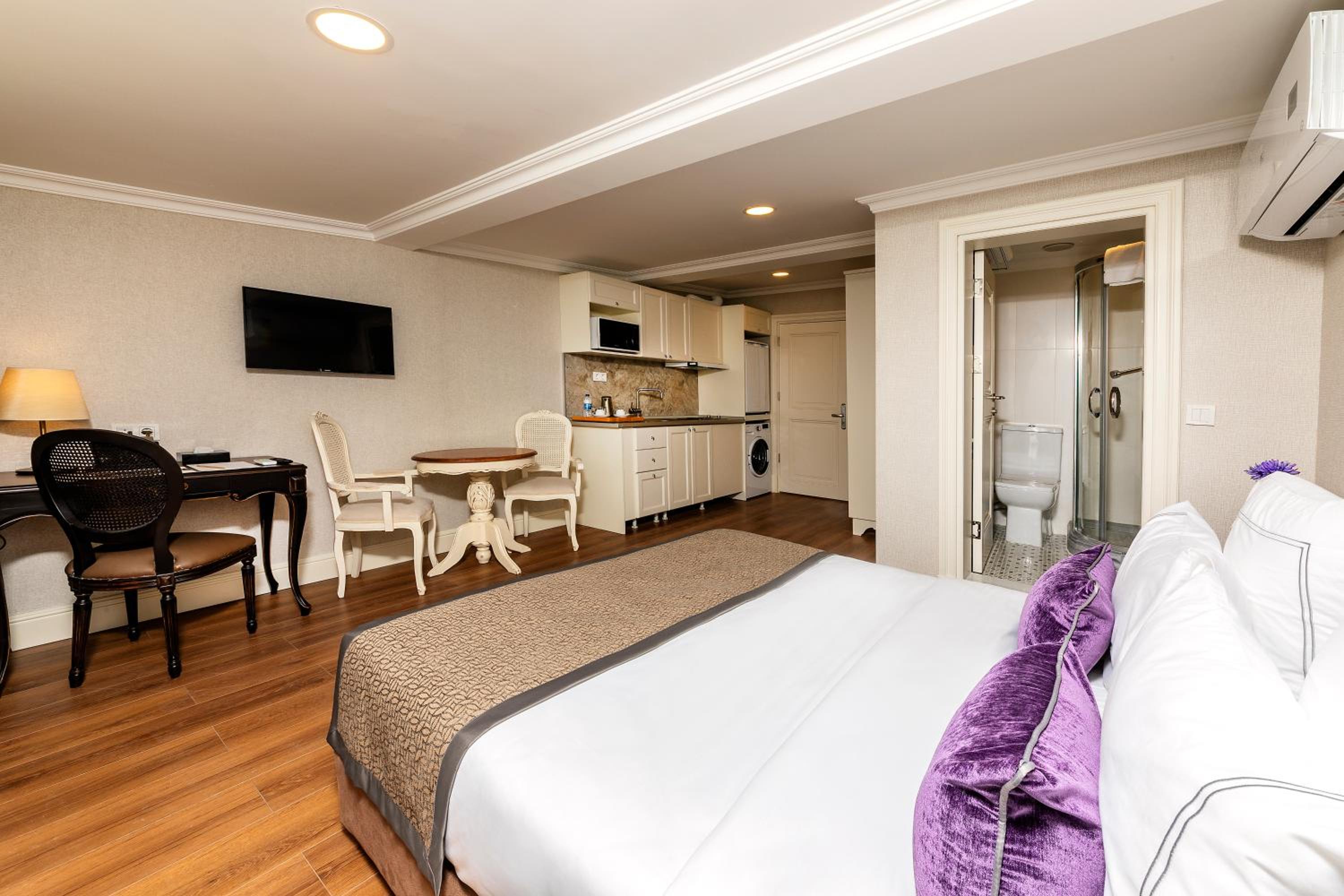 Meroddi La Porta Otel - Image 41