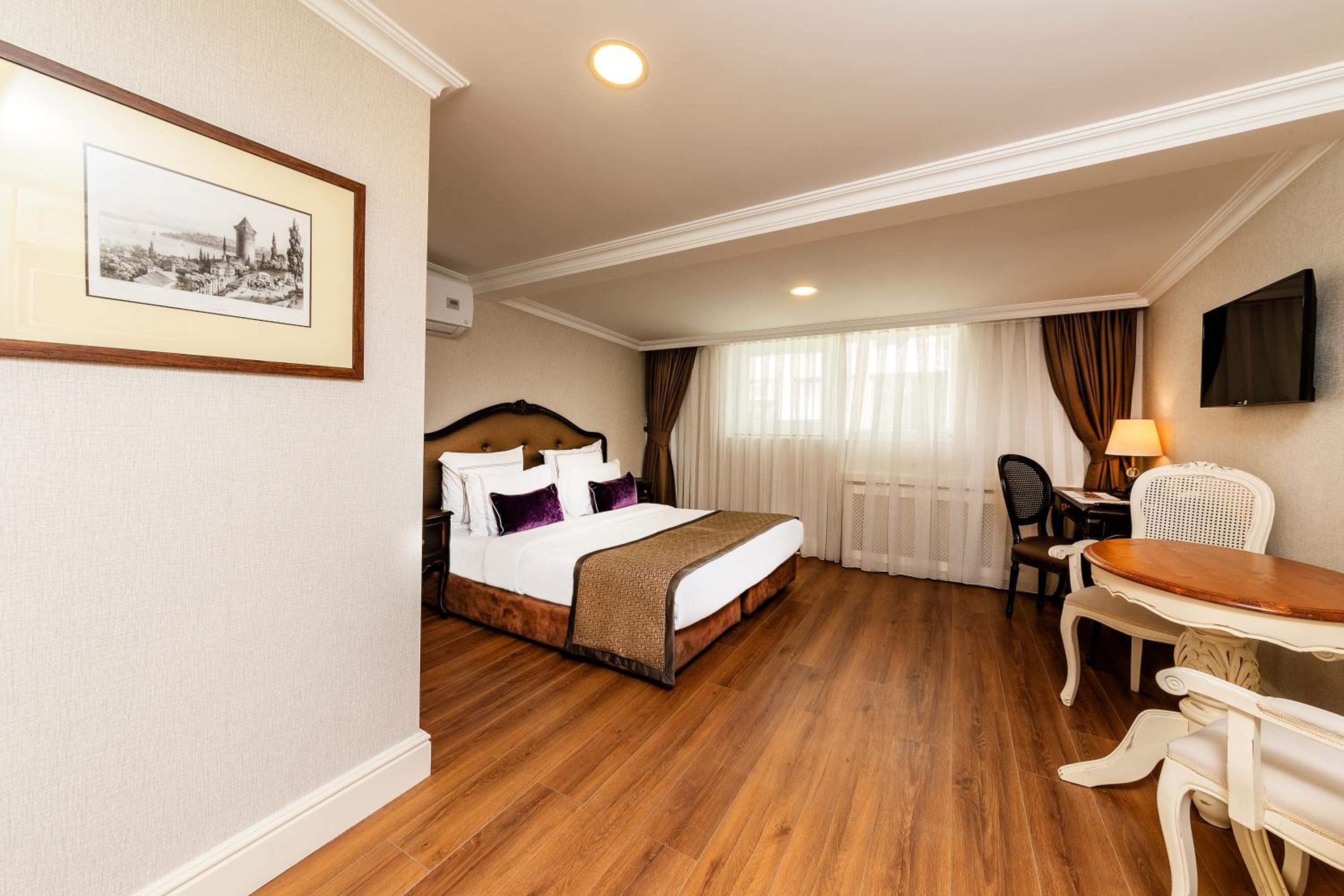 Meroddi La Porta Otel - Image 42