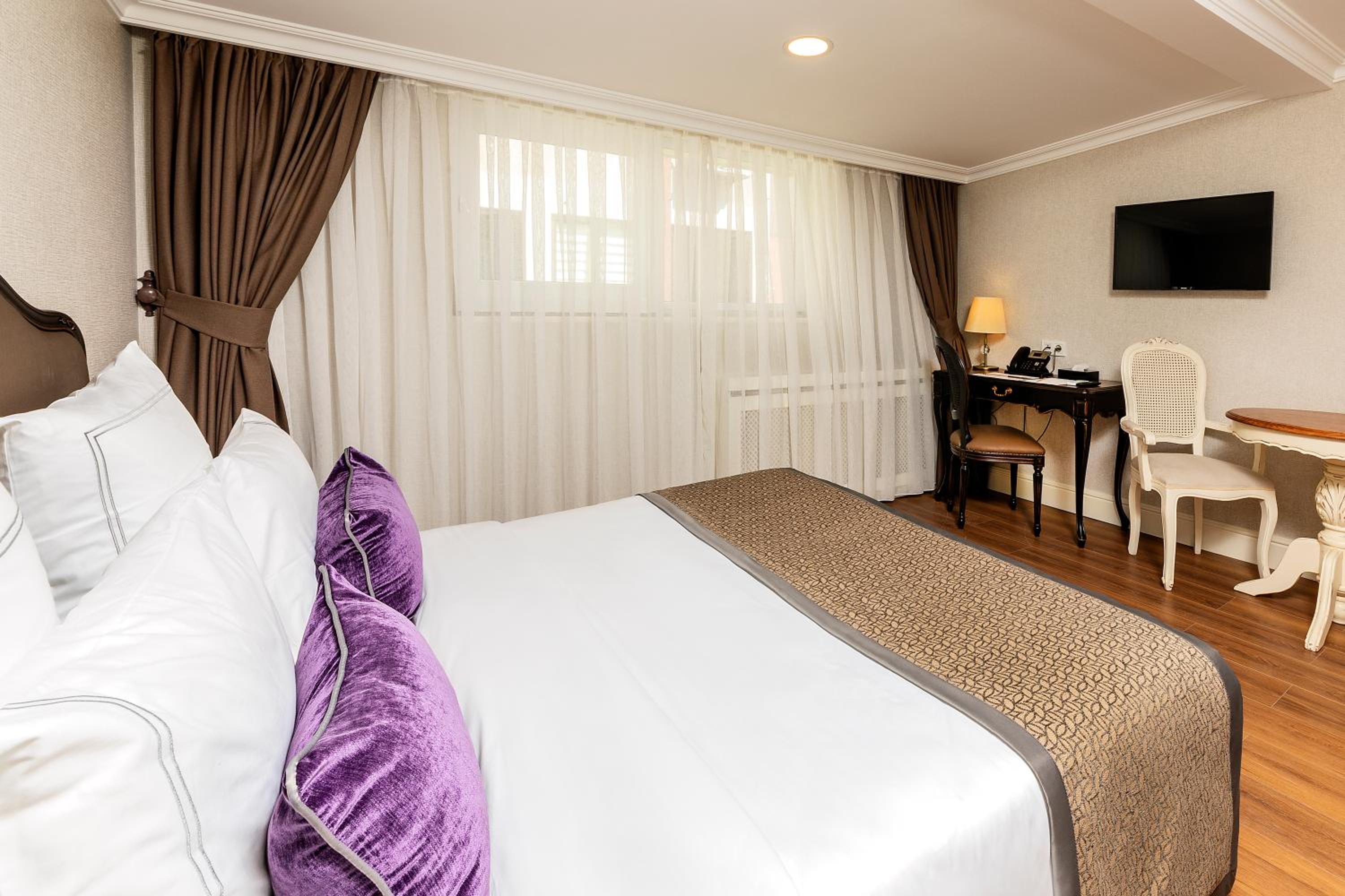 Meroddi La Porta Otel - Image 43