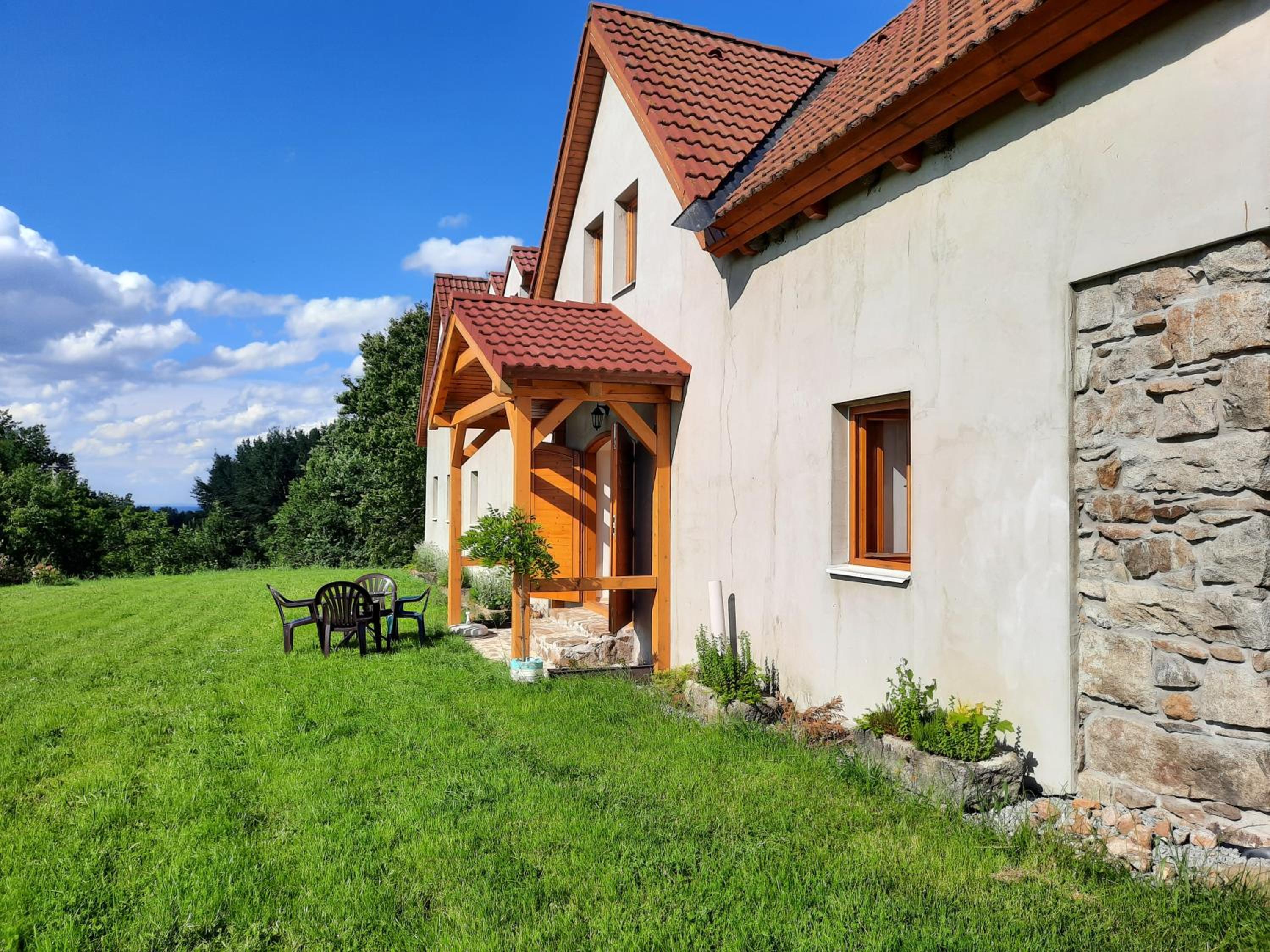 Novohradské hory - pronájem na samotě u lesa