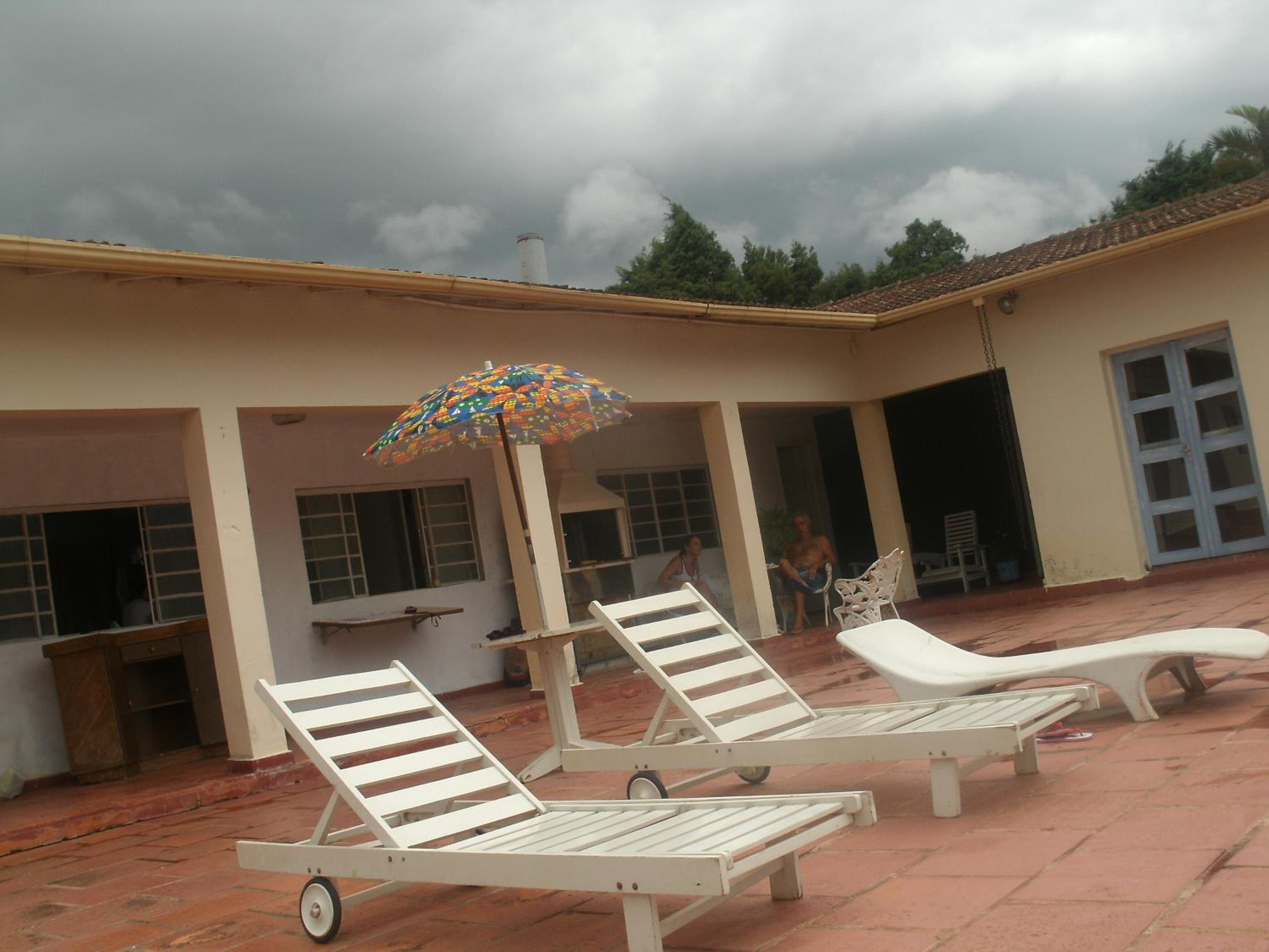 Lazer Campo Piscina 07 qts 4wc km.68 C.Branco