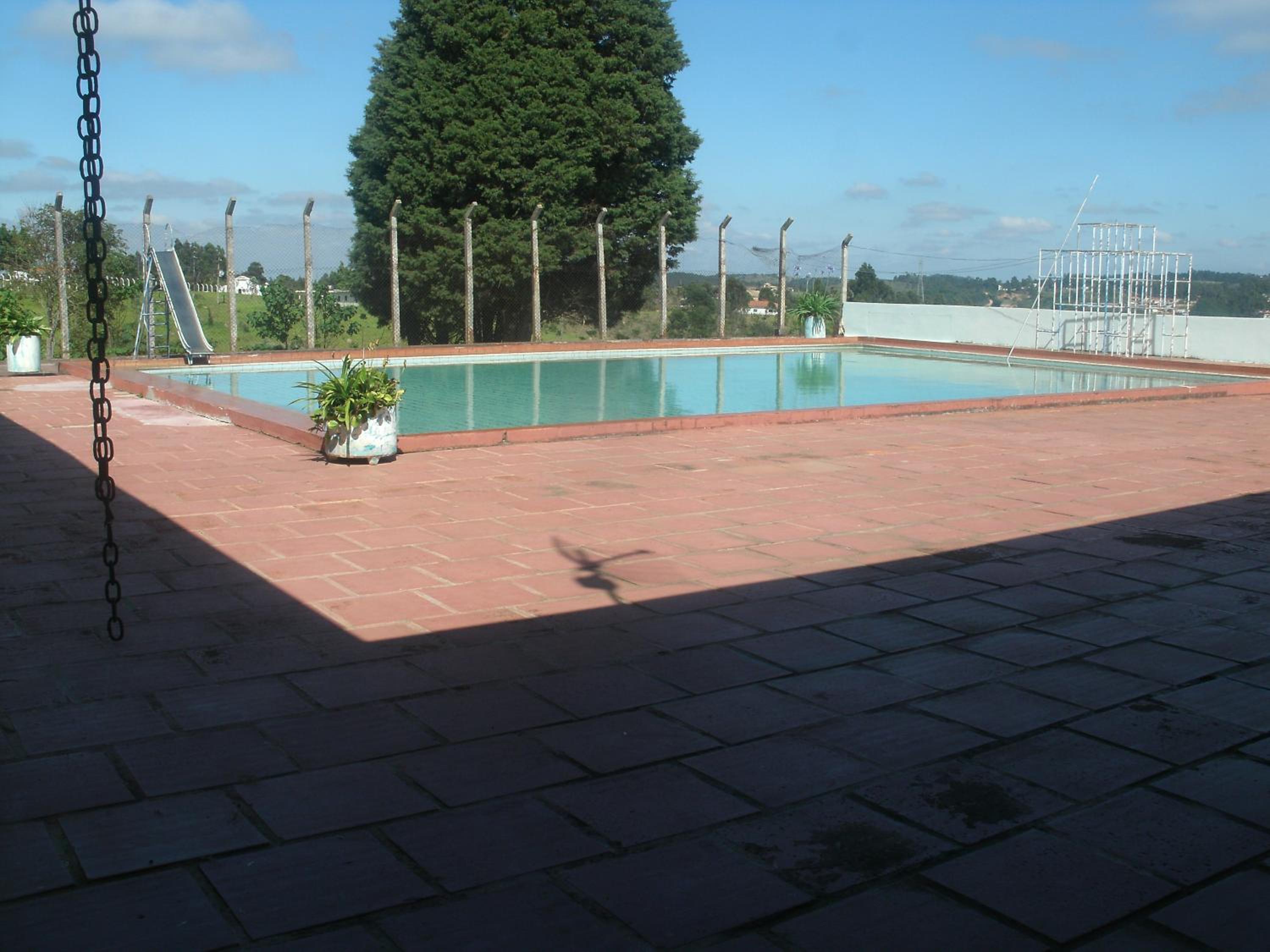 Lazer Campo Piscina 07 qts 4wc km.68 C.Branco