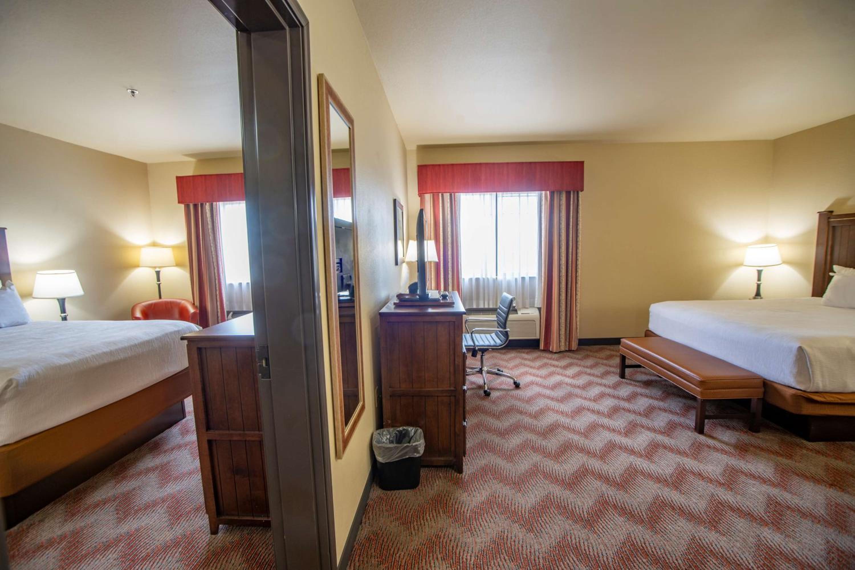 Stillwater Vacations - Best Western PLUS Cimarron Hotel  Suites - Property Image 10