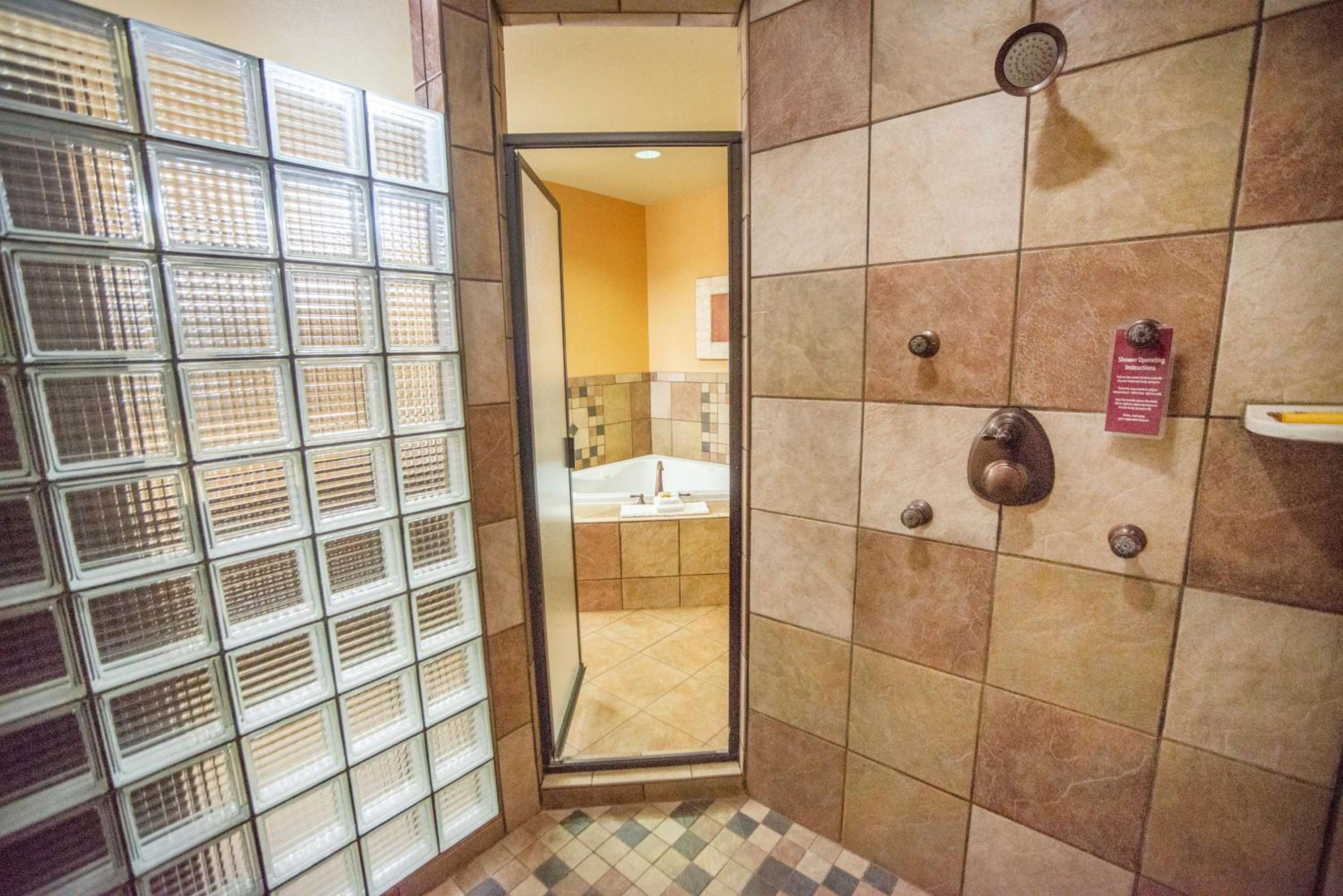Stillwater Vacations - Best Western PLUS Cimarron Hotel  Suites - Property Image 11