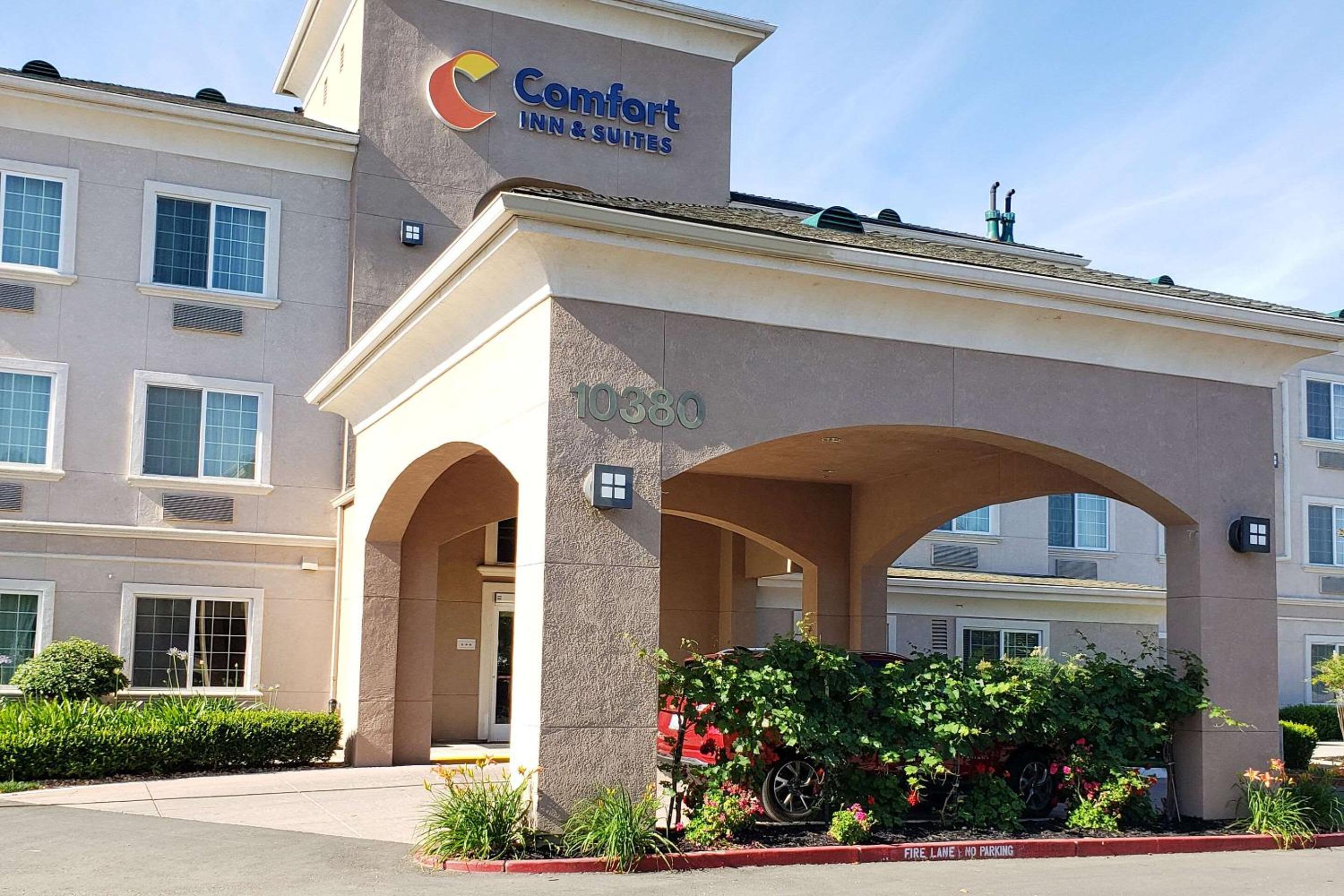 Hotel Comfort Inn & Suites Galt - Lodi North
