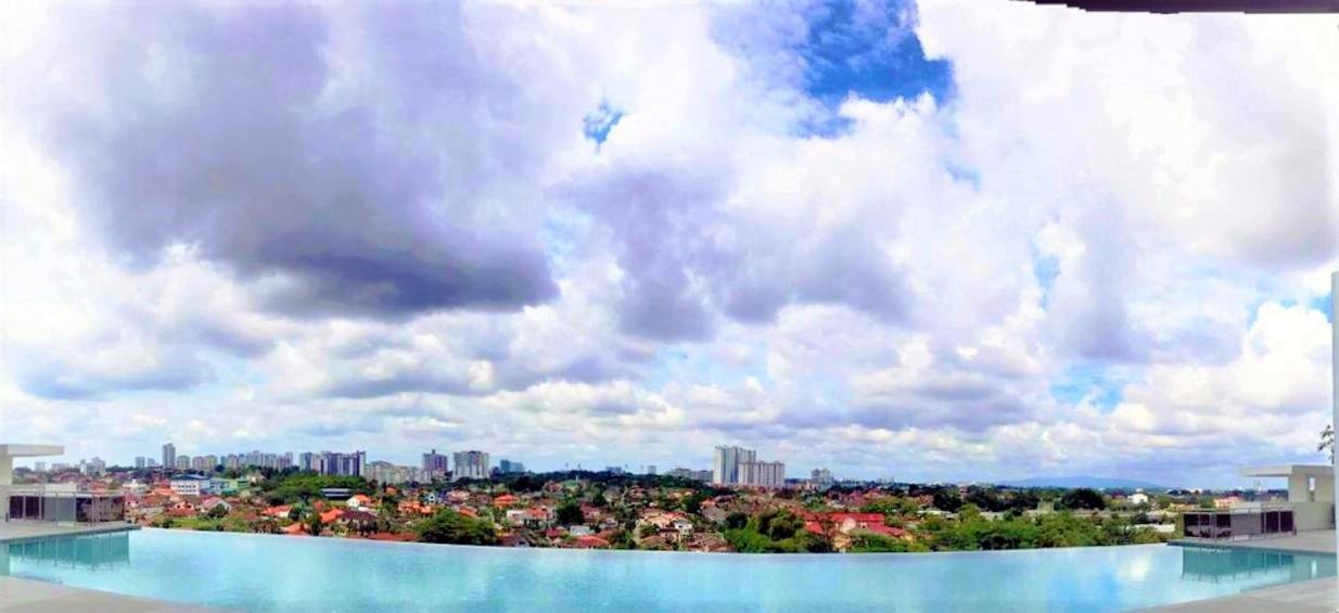 Suites at 1Tebrau