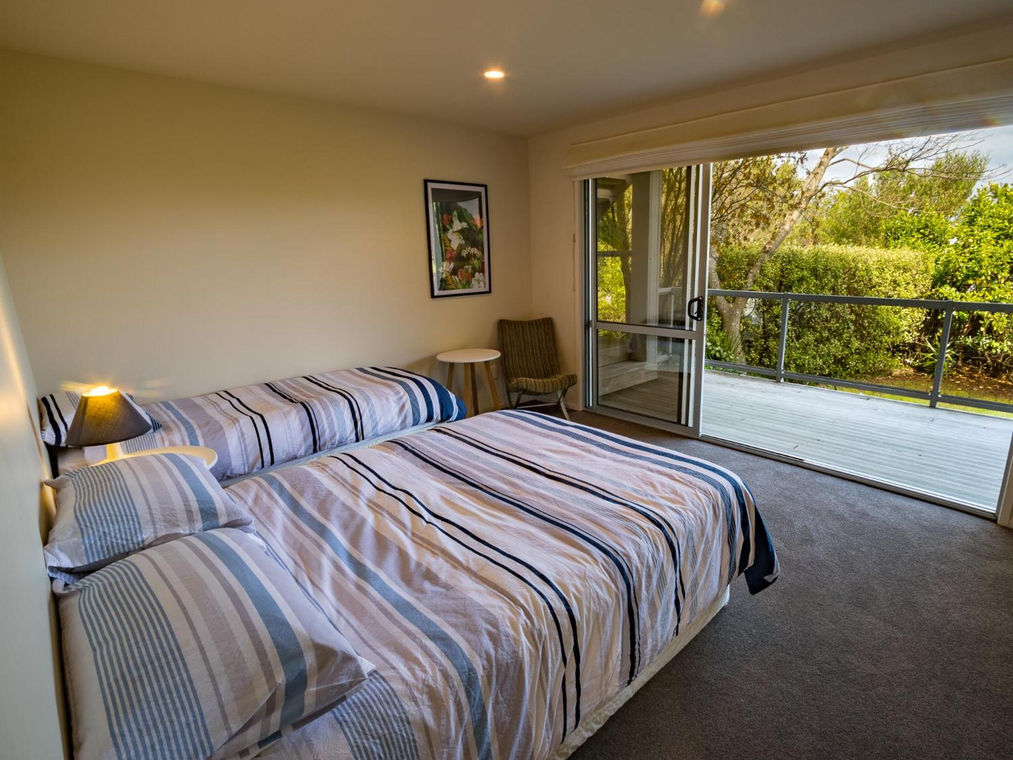 Te Wharepuni - Tata Beach Holiday Home view 2