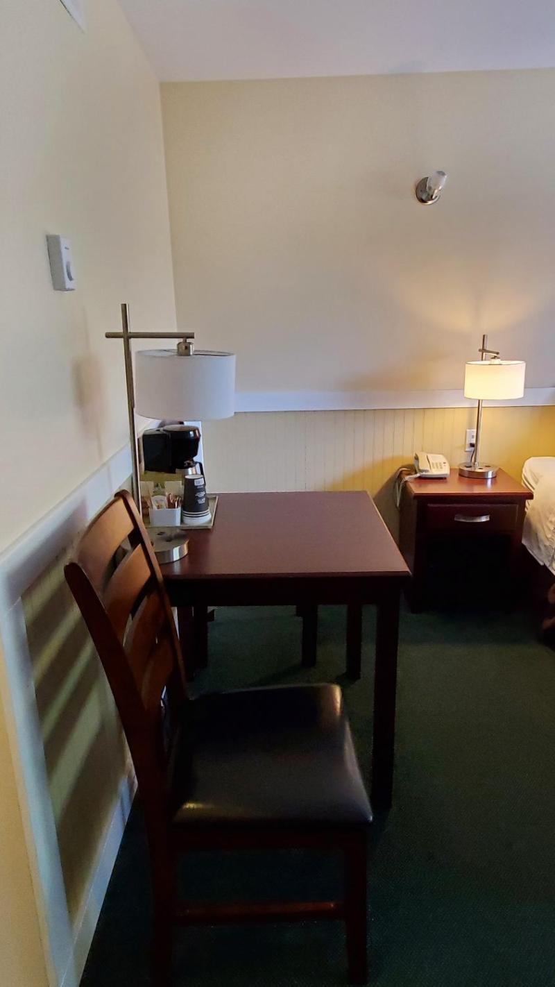 Comox Valley Inn & Suites view 4