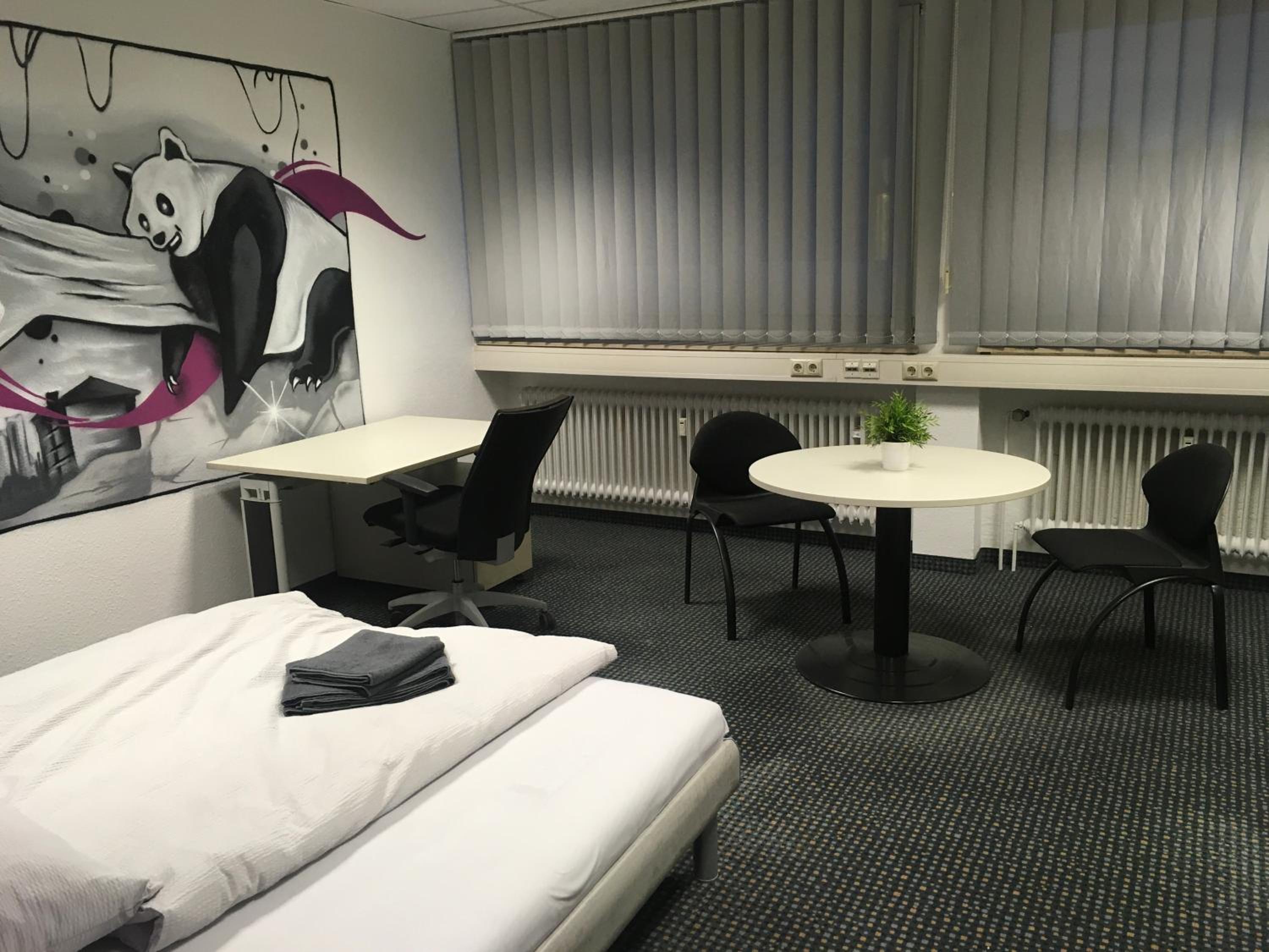 Hostel Hamm by Geronimo view 5