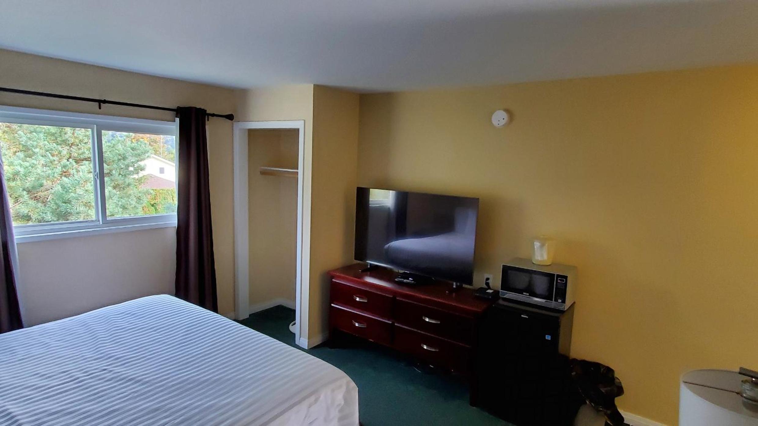 Comox Valley Inn & Suites view 5