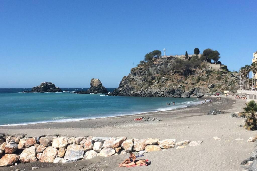 Seaview and sun all day long in Los Pinos, Almuñecar, Andalusia view 4