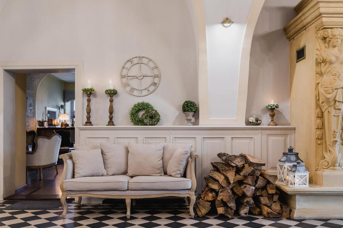 hotel reception