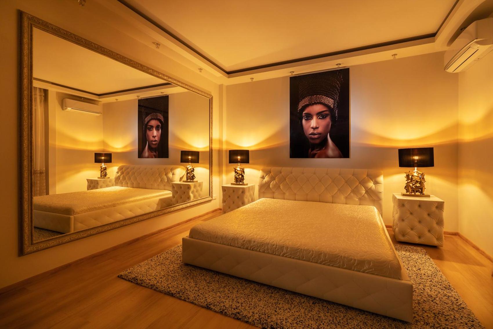 Premium Jacuzzi Apartment view 3