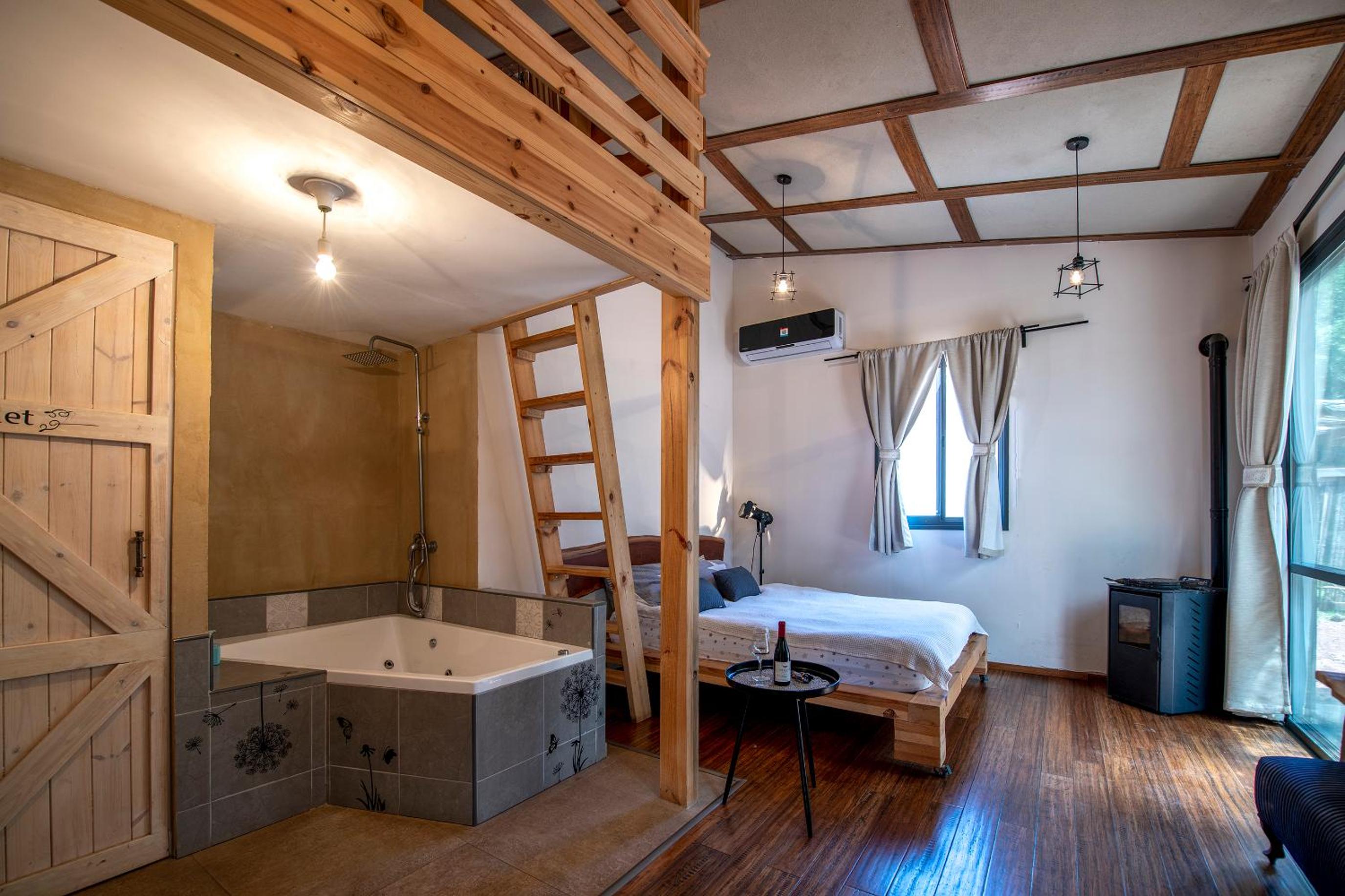 Gate Away B&B Units - המקום באל רום view 2