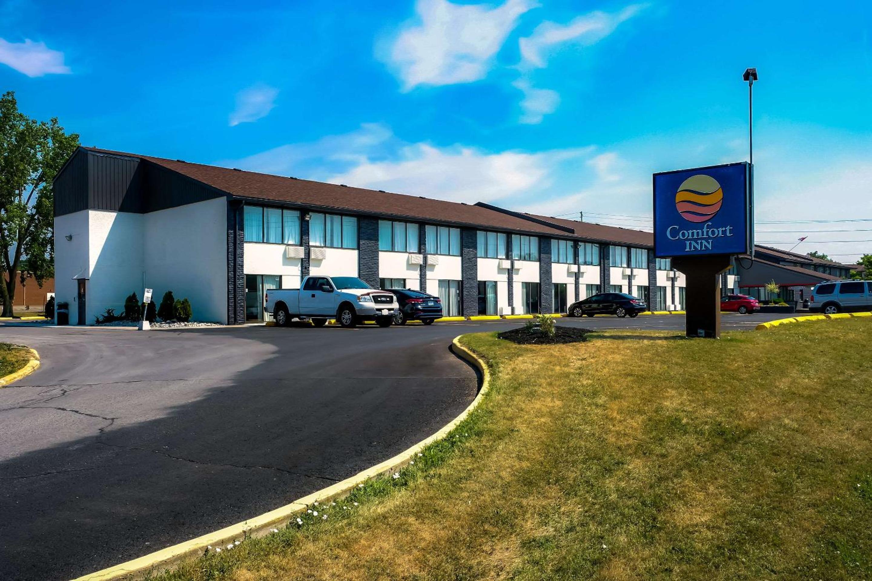 Belleville Vacations - Comfort Inn - Property Image 6
