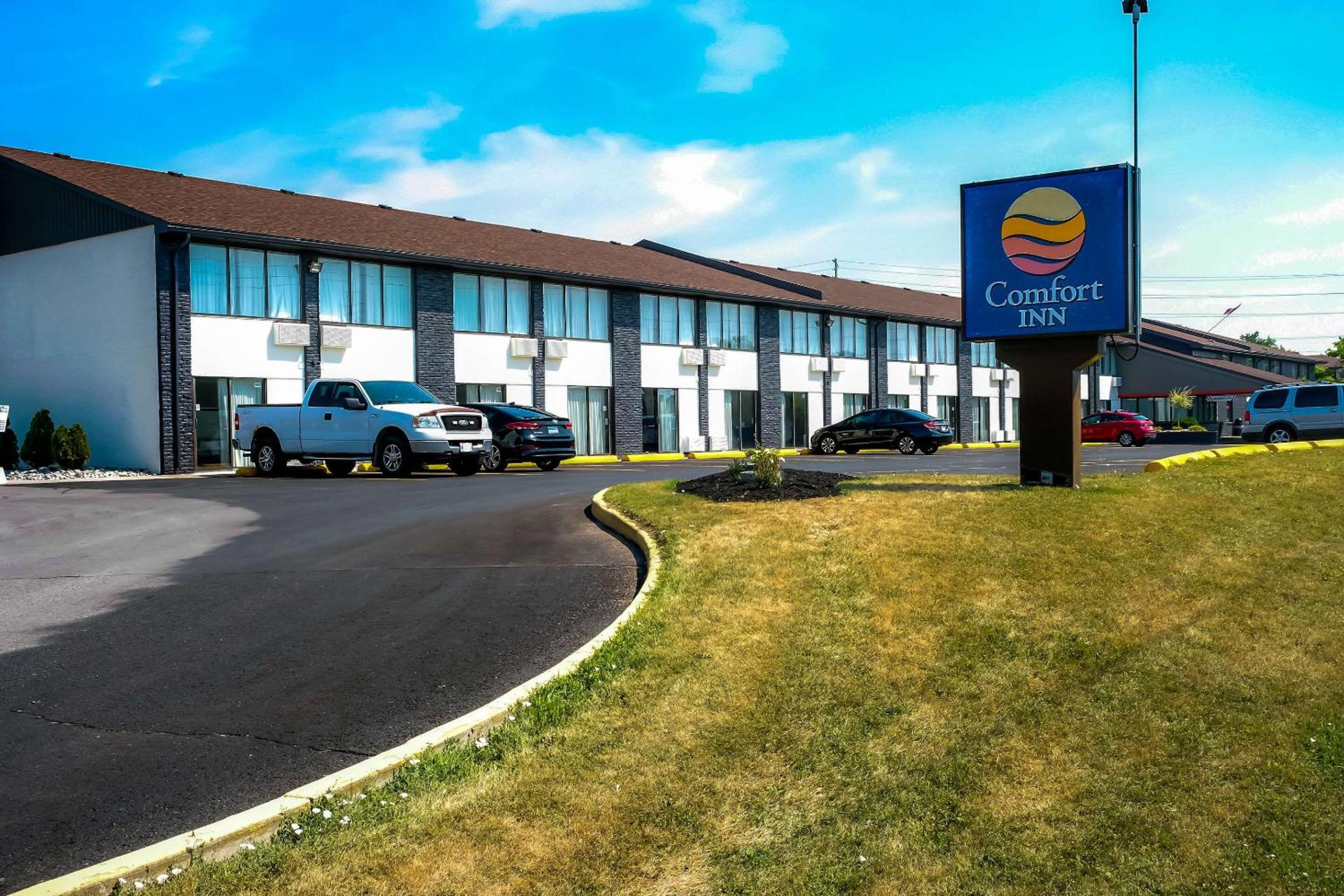 Belleville Vacations - Comfort Inn - Property Image 10