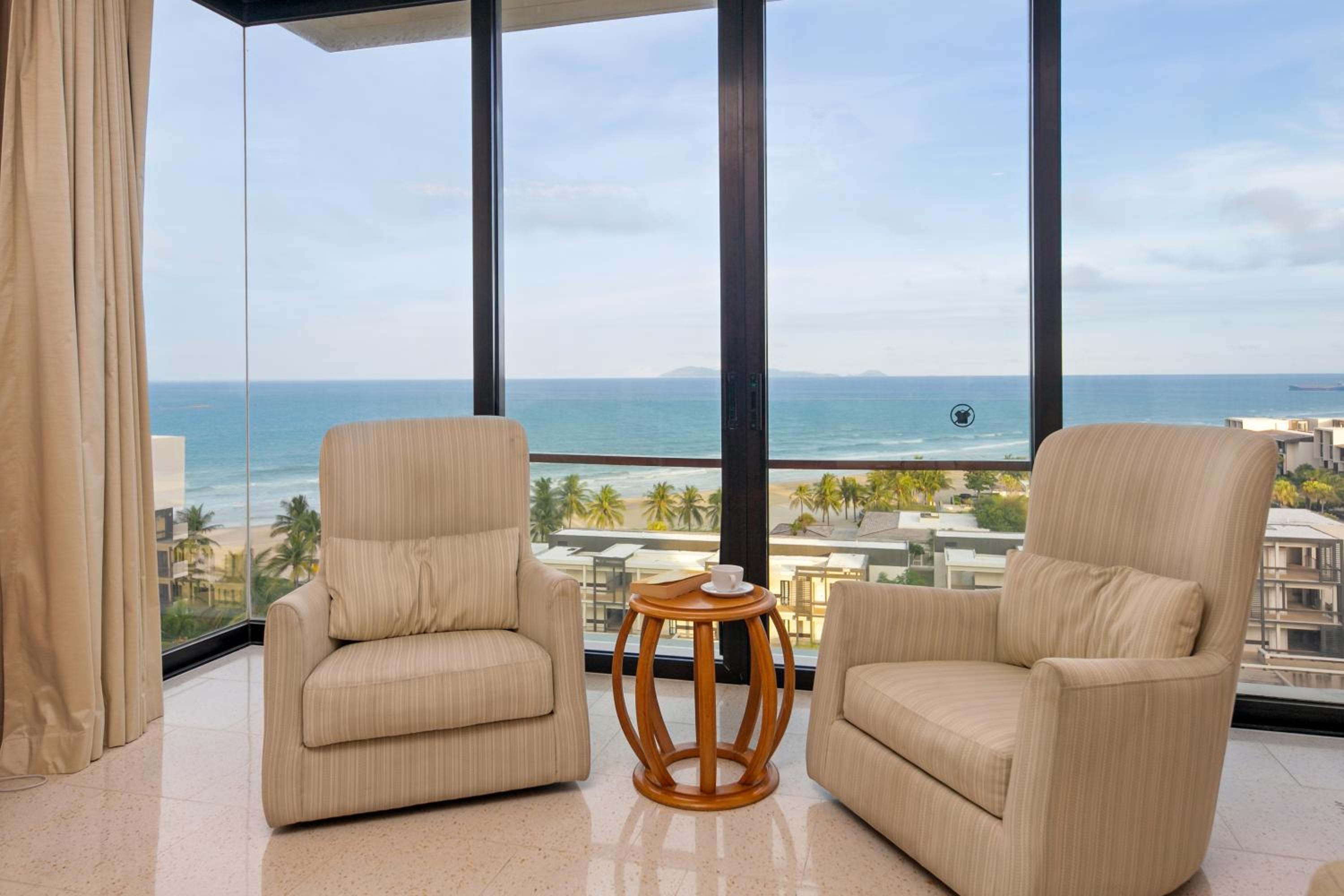 Abogo Hayatt Resort Beach Da Nang view 3