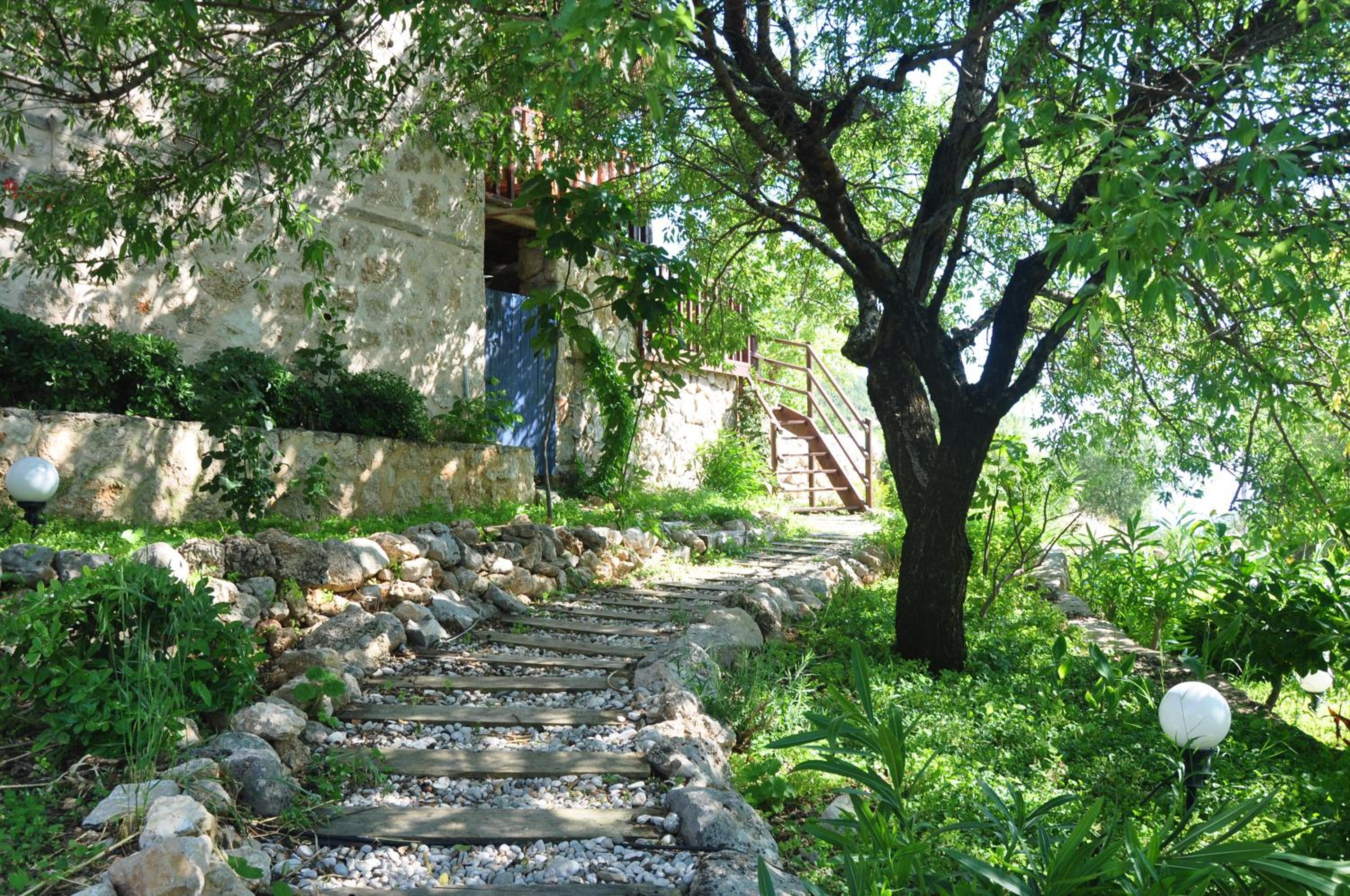 Ambar Evleri
