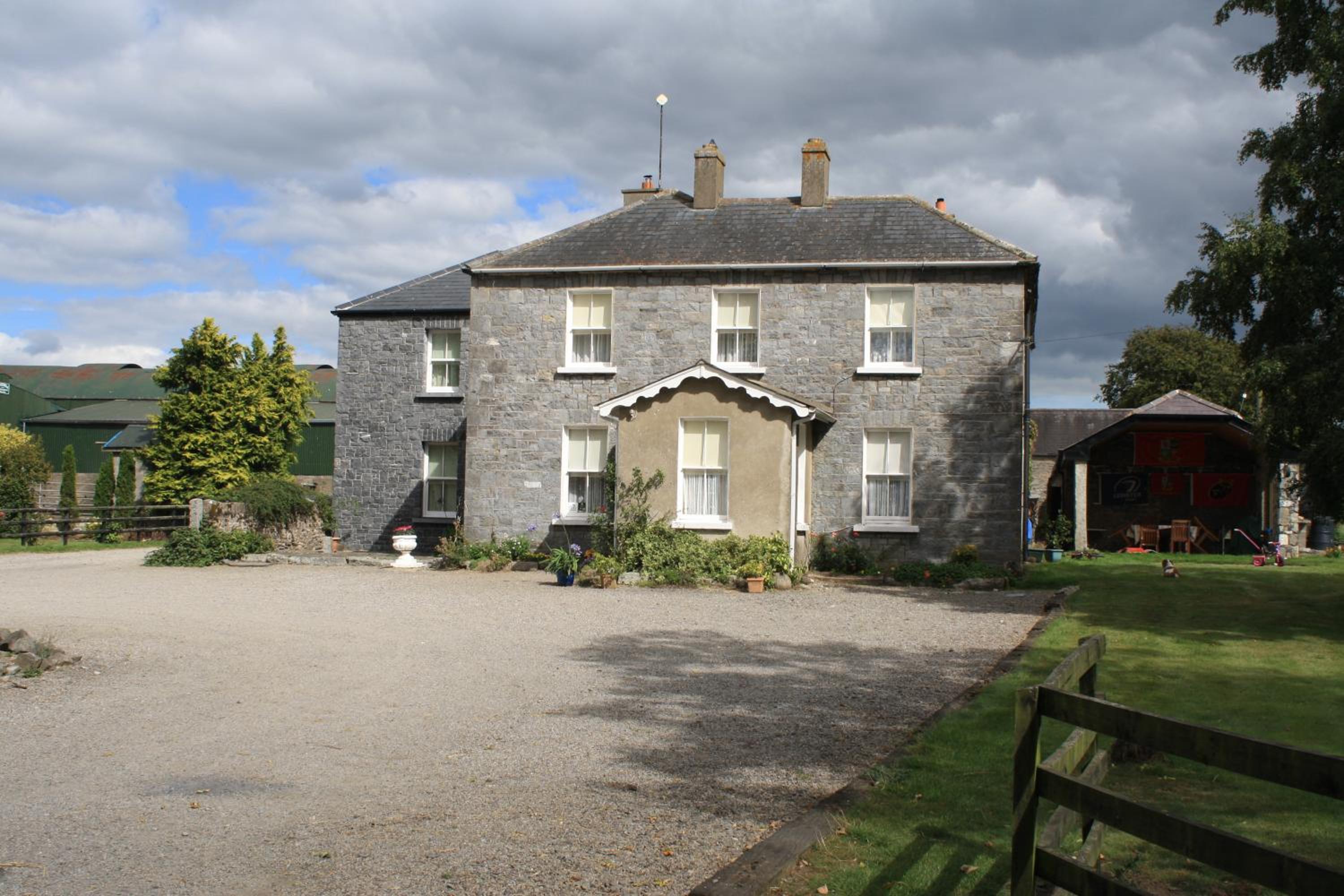 Moate Lodge