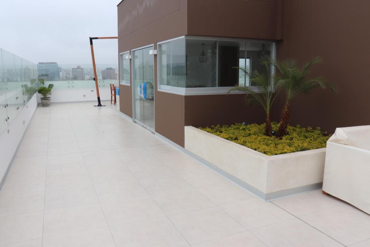 Cayma Apart's V view 5