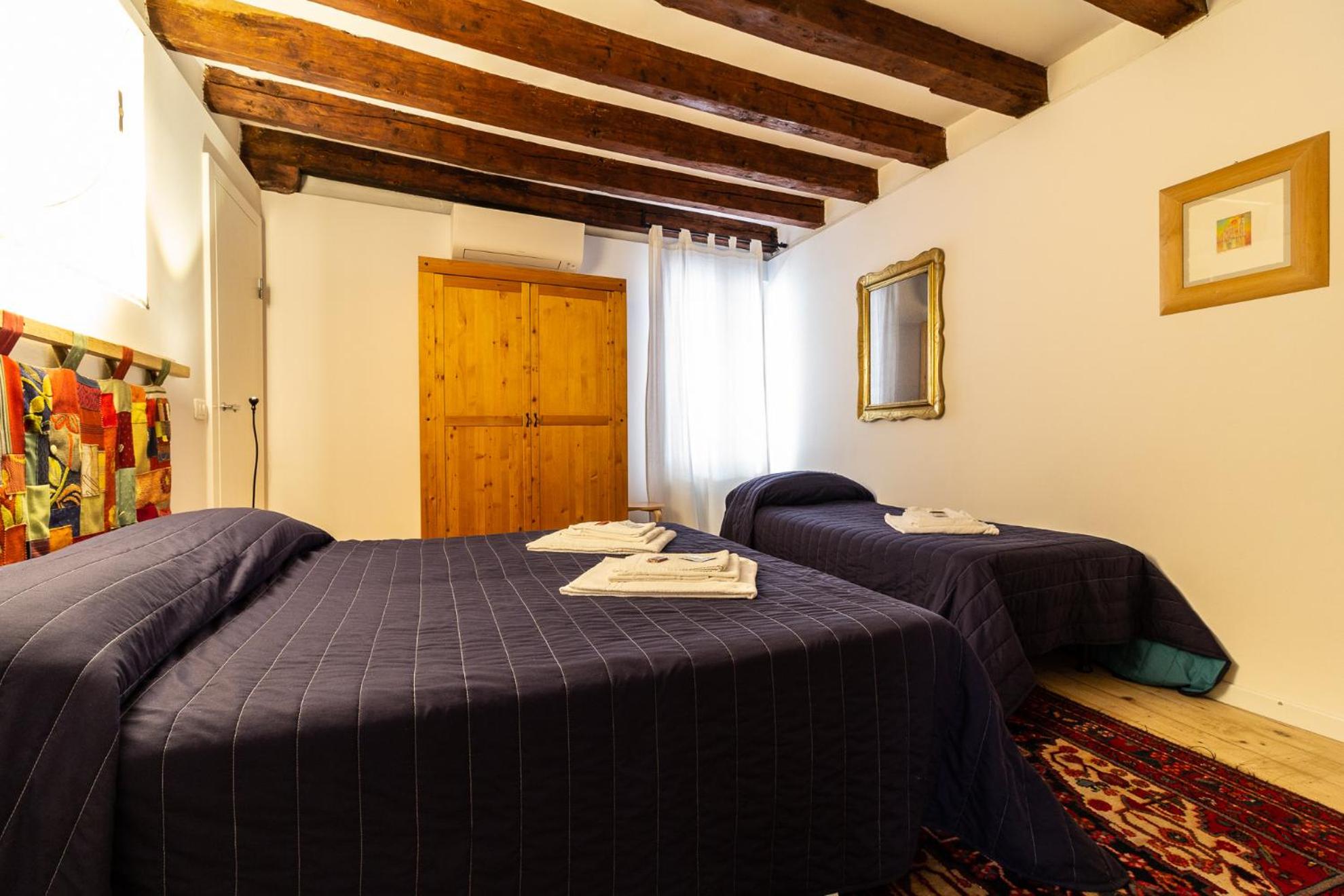Veneziacentopercento Apartments & Rooms