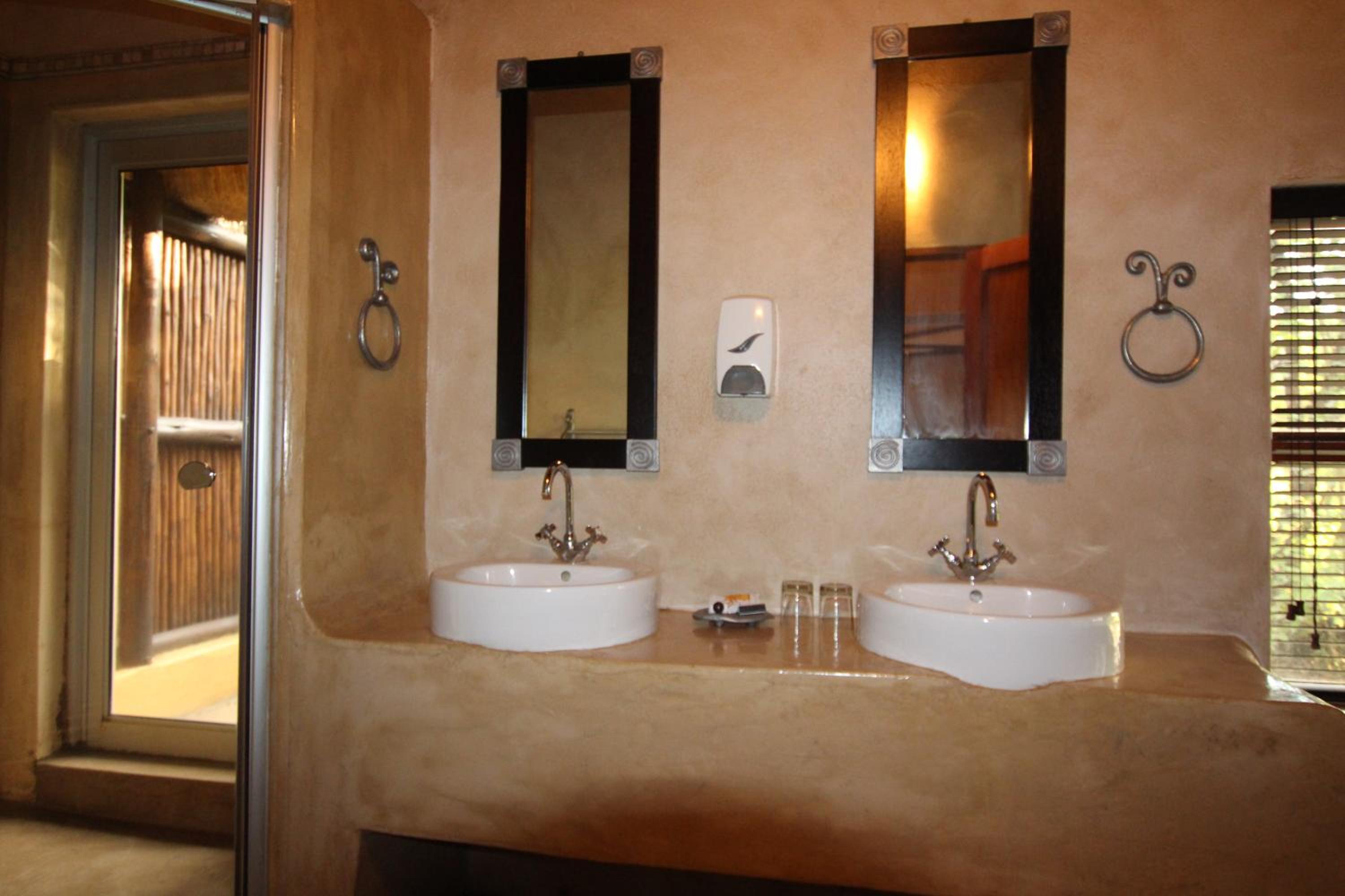 Thornhill Safari Lodge