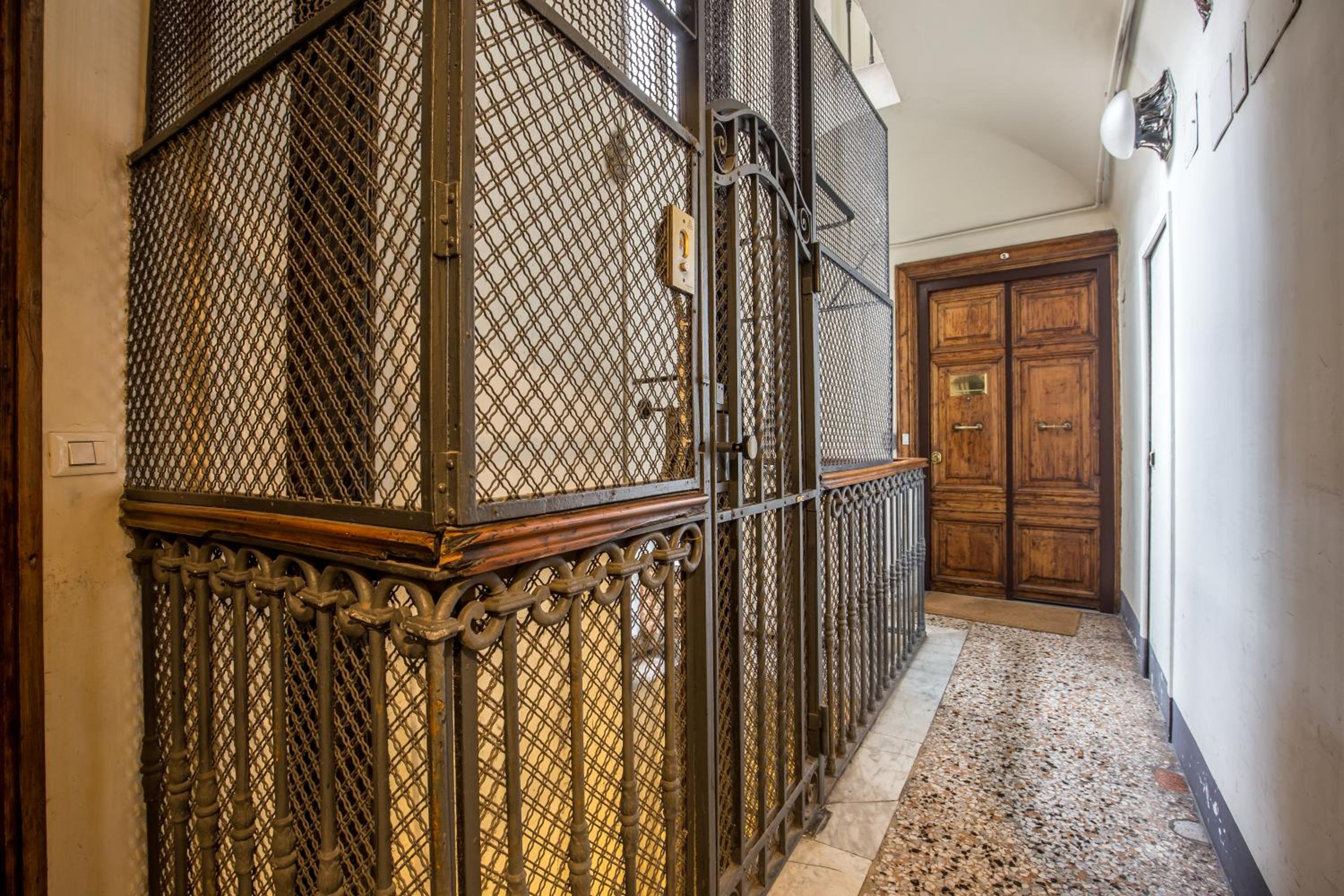 900 Liberty Rooms