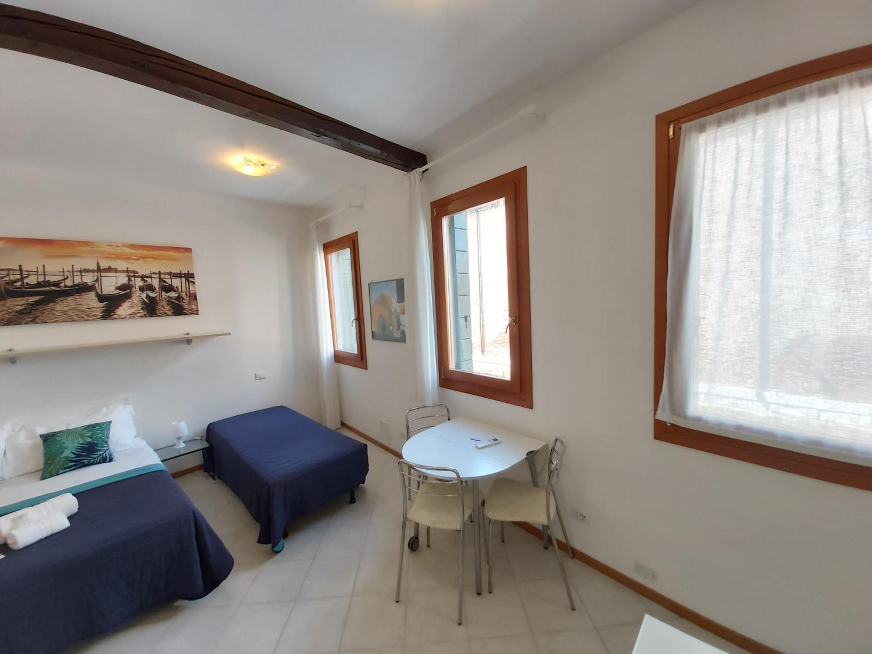Veneziacentopercento Apartments & Rooms