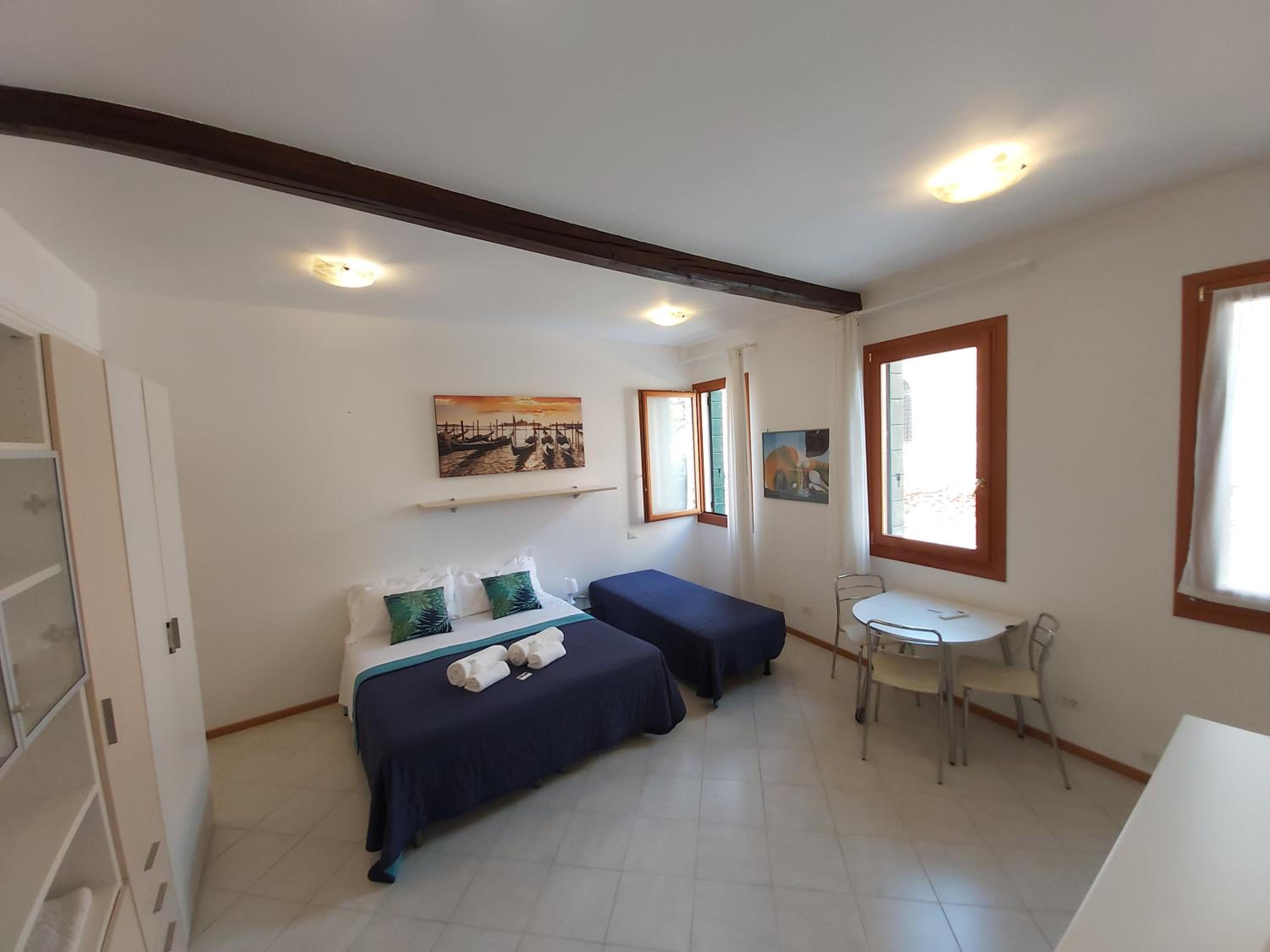Veneziacentopercento Apartments & Rooms