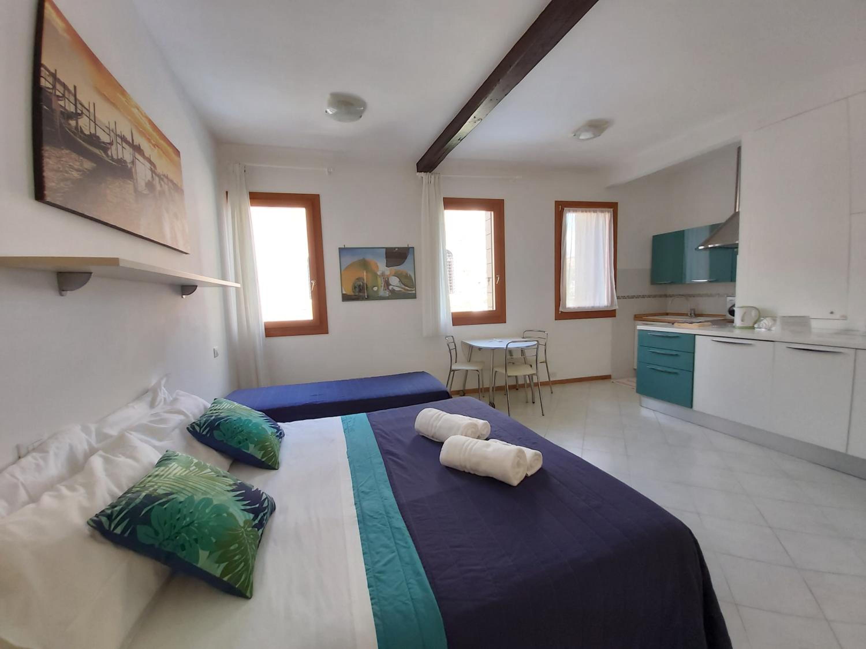 Veneziacentopercento Apartments & Rooms
