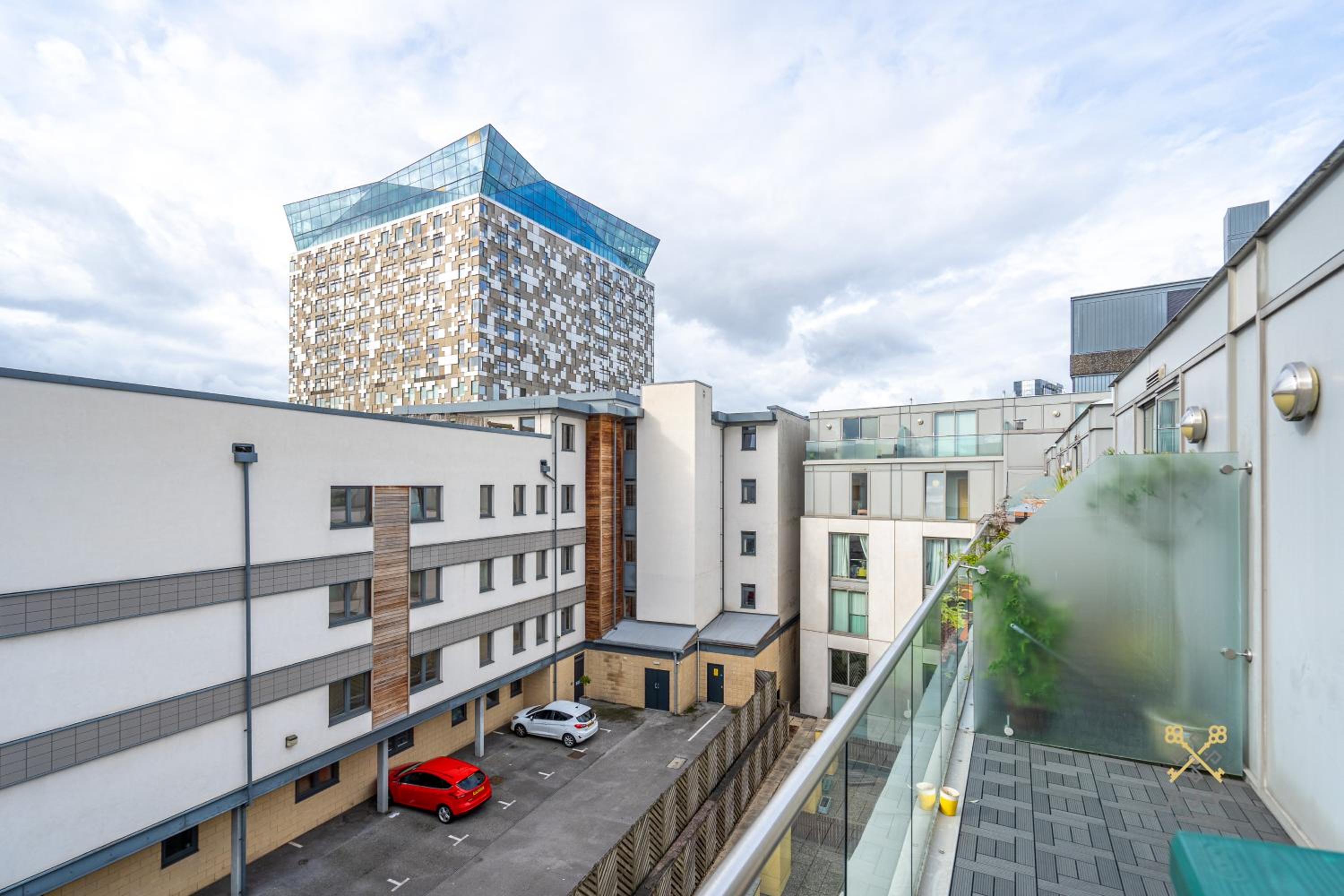 Hotel AJY Birmingham City Centre Viva Apartment - Image 1