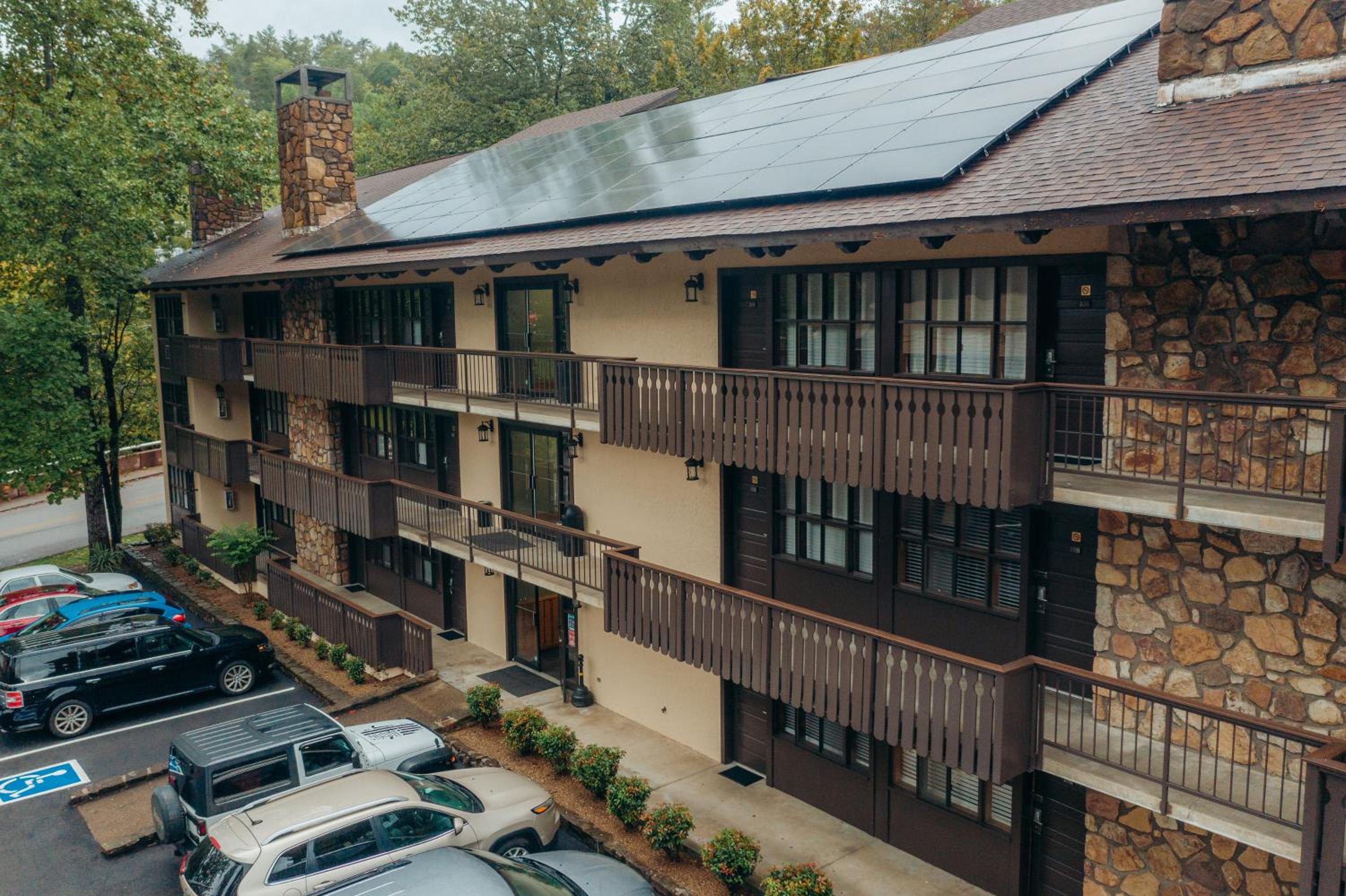 Brookside Lodge - Gatlinburg - On the River