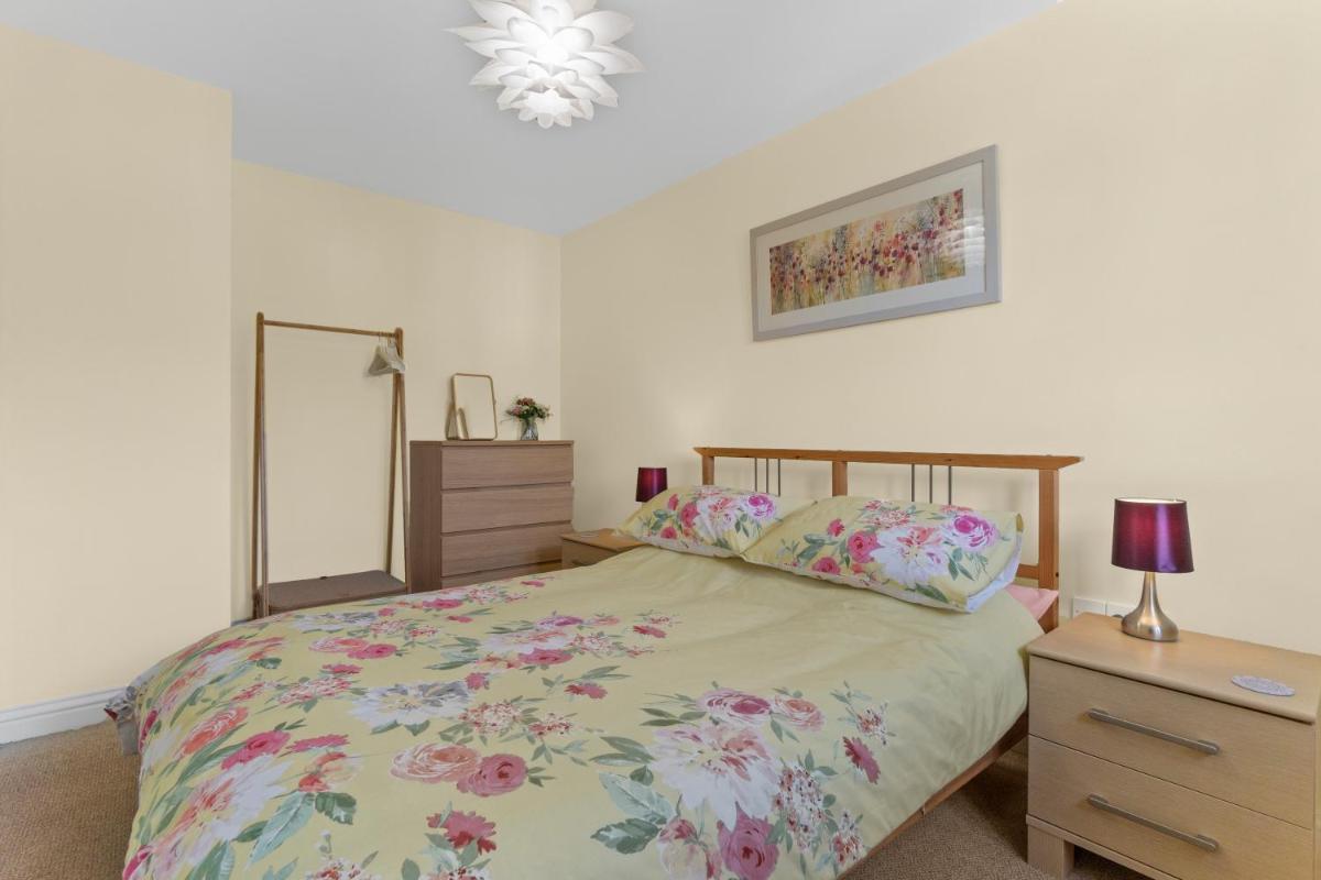 The Pink House, Paignton view 2