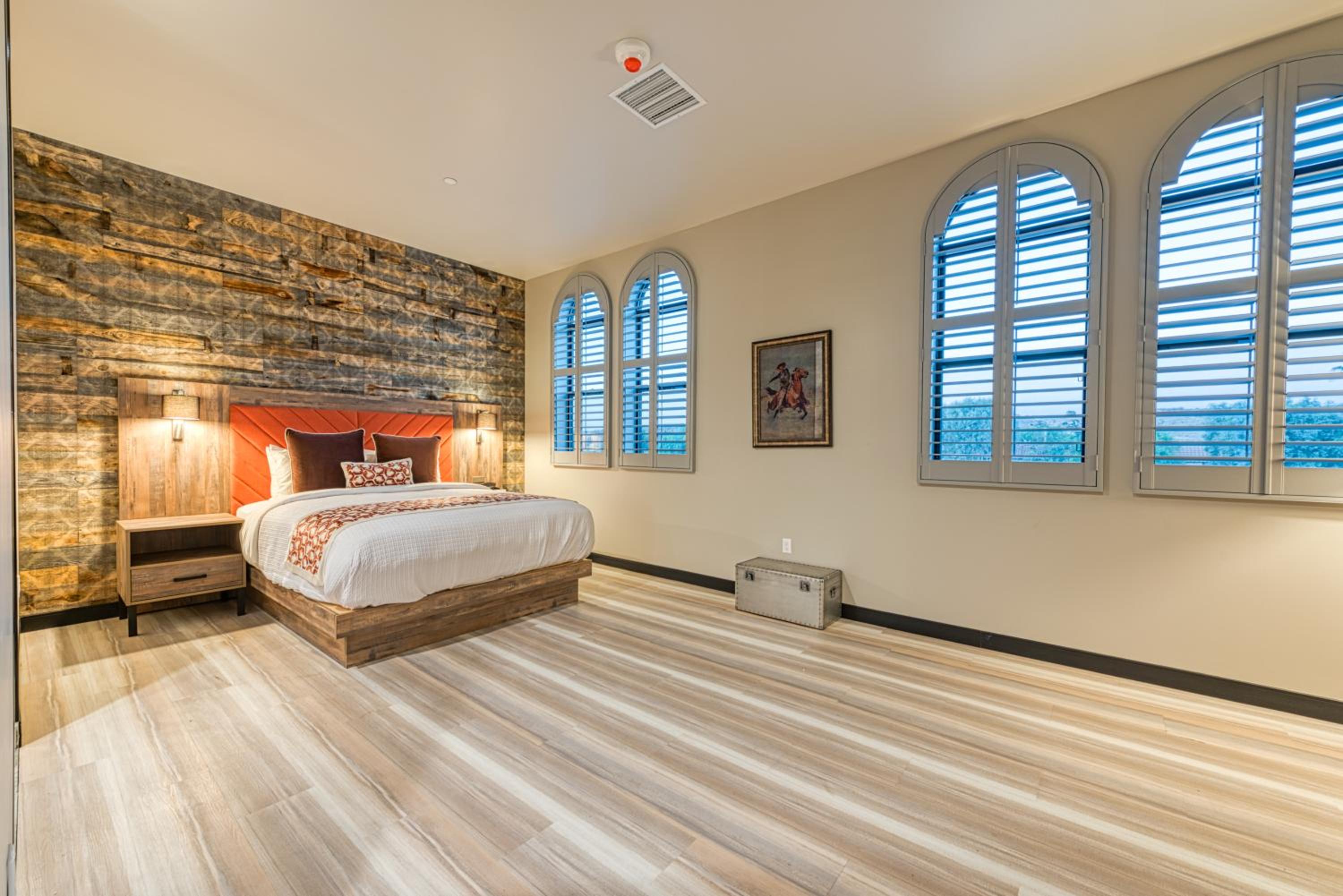 Hotel Lexen Newhall Santa Clarita - Near Six Flags Magic Mountain - Property Image 9