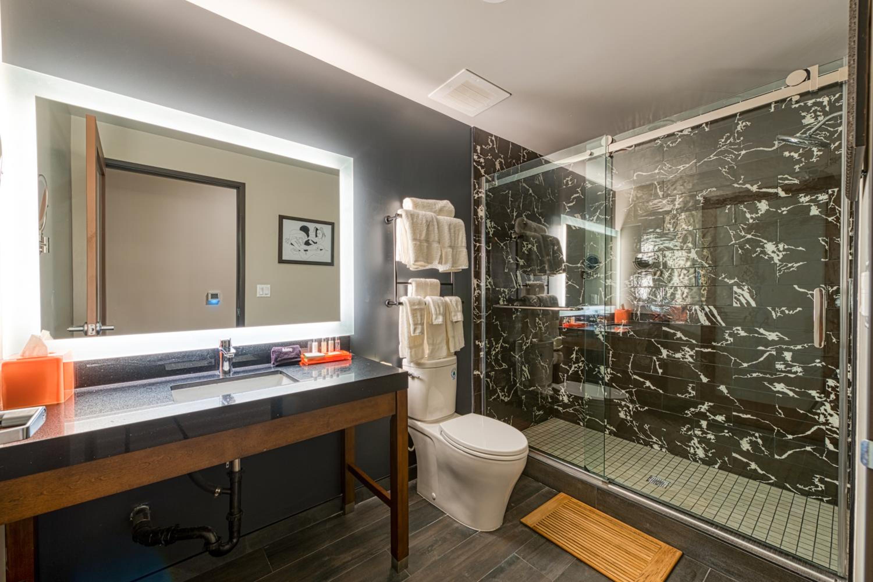 Hotel Lexen Newhall Santa Clarita - Near Six Flags Magic Mountain - Property Image 14