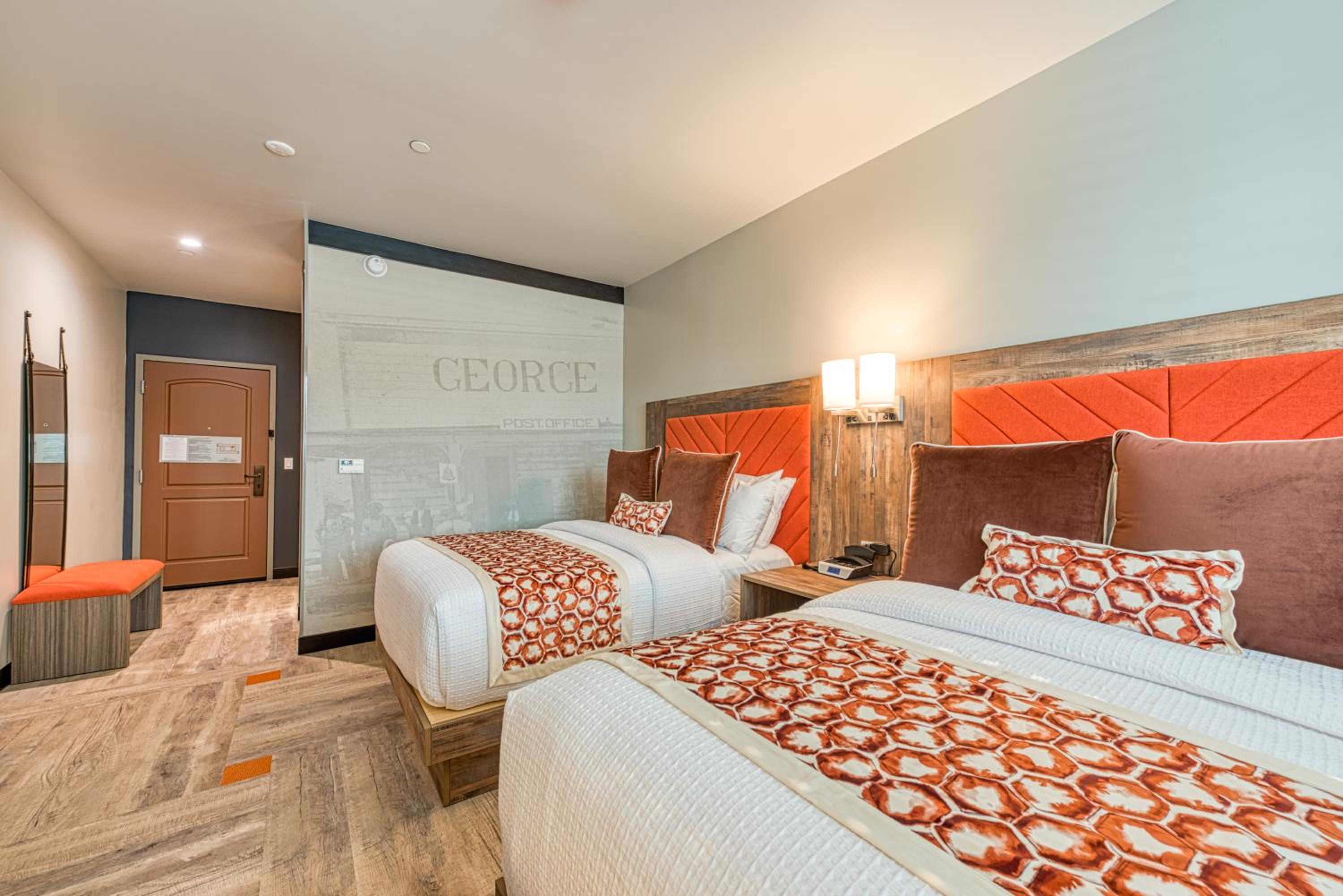 Hotel Lexen Newhall Santa Clarita - Near Six Flags Magic Mountain - Property Image 17
