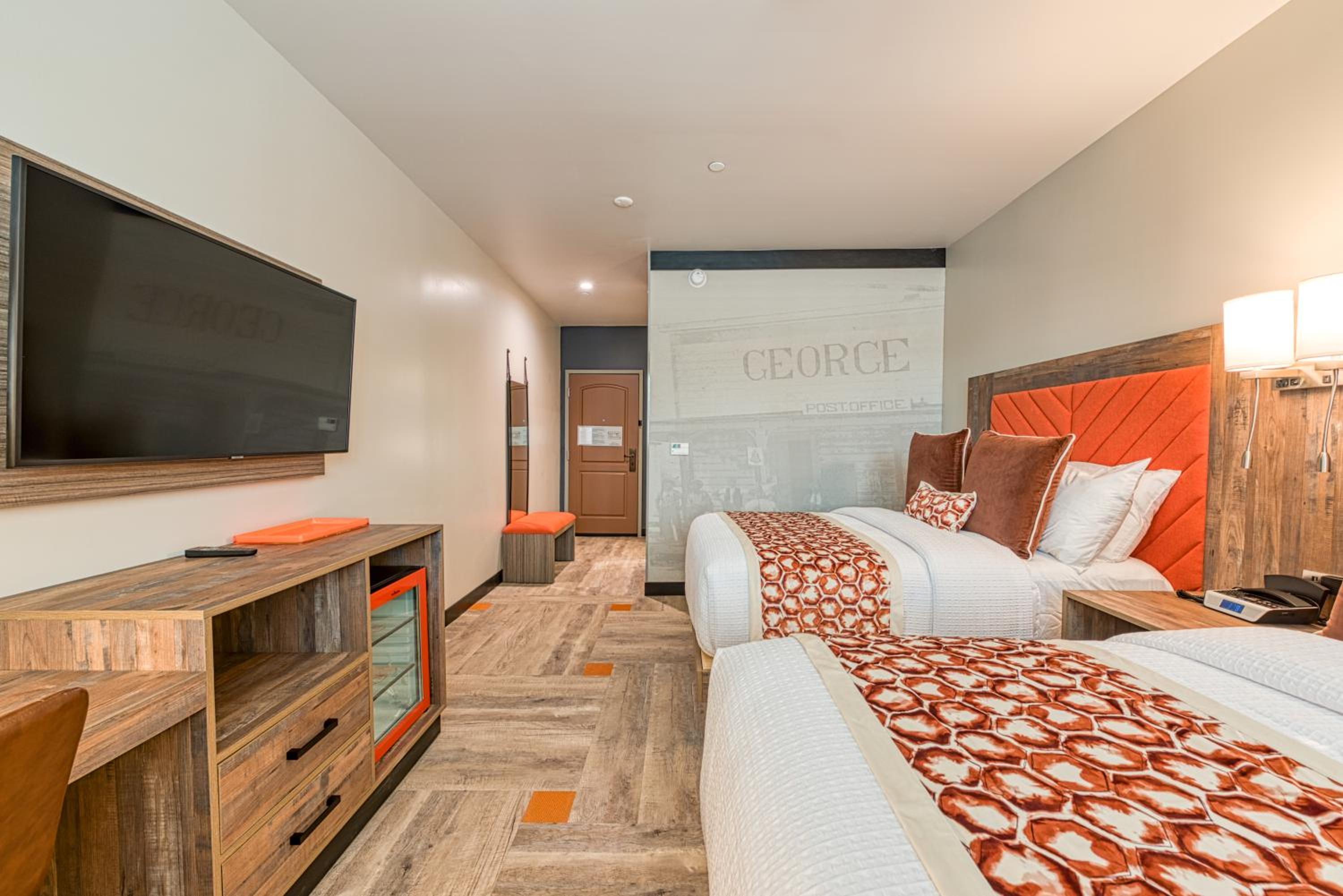 Hotel Lexen Newhall Santa Clarita - Near Six Flags Magic Mountain - Property Image 16