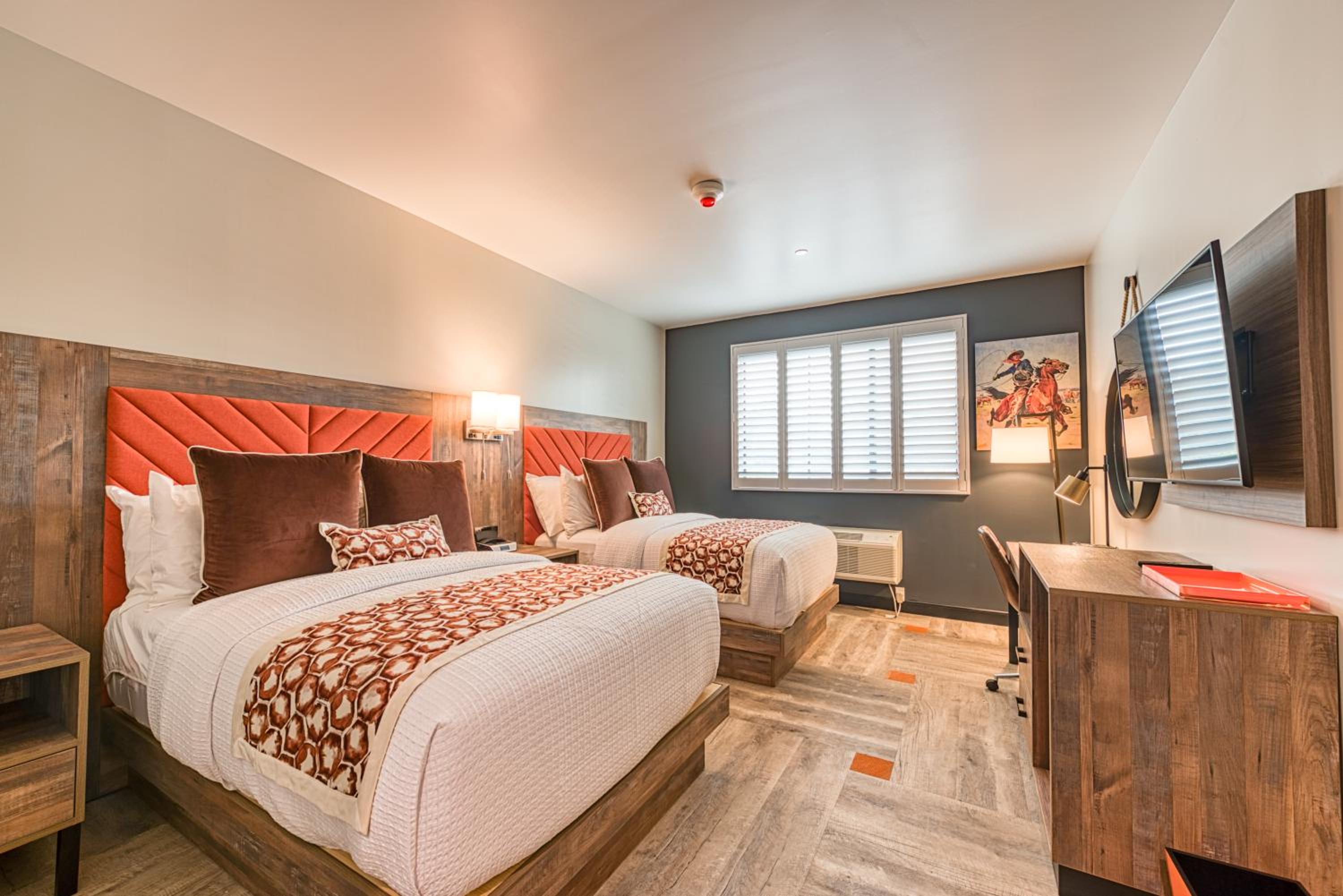Hotel Lexen Newhall Santa Clarita - Near Six Flags Magic Mountain - Property Image 21