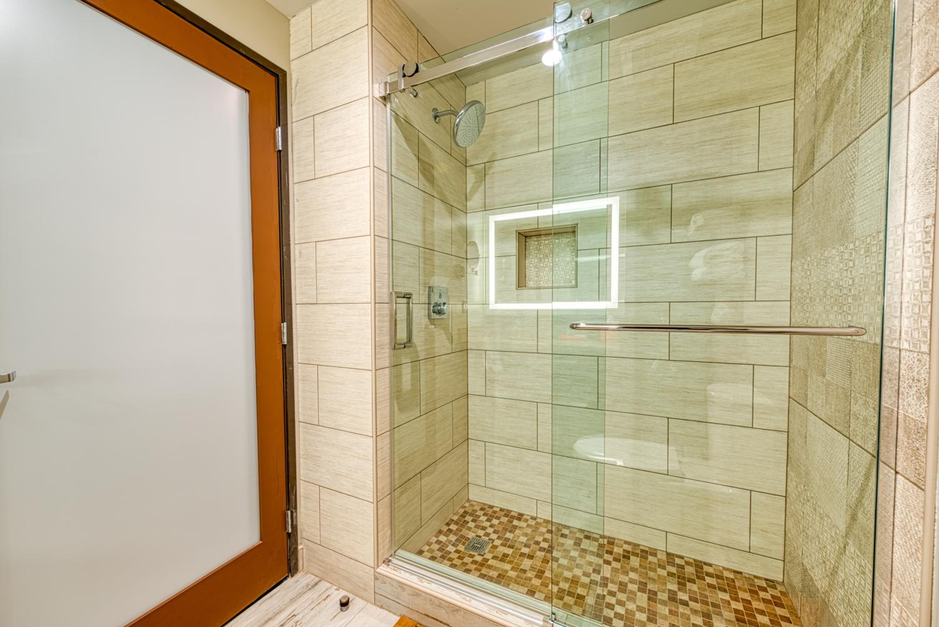 Hotel Lexen Newhall Santa Clarita - Near Six Flags Magic Mountain - Property Image 20