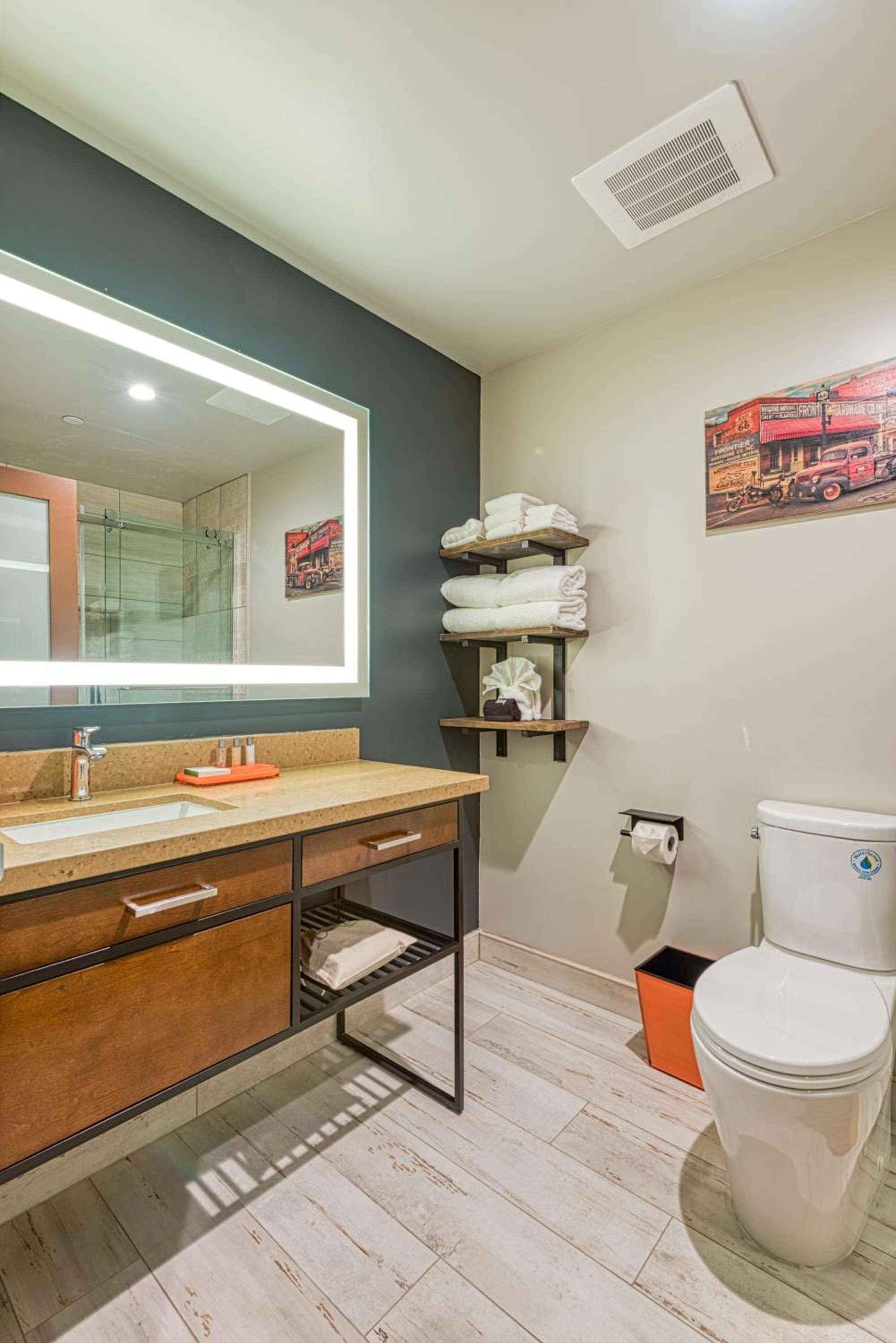 Hotel Lexen Newhall Santa Clarita - Near Six Flags Magic Mountain - Property Image 73