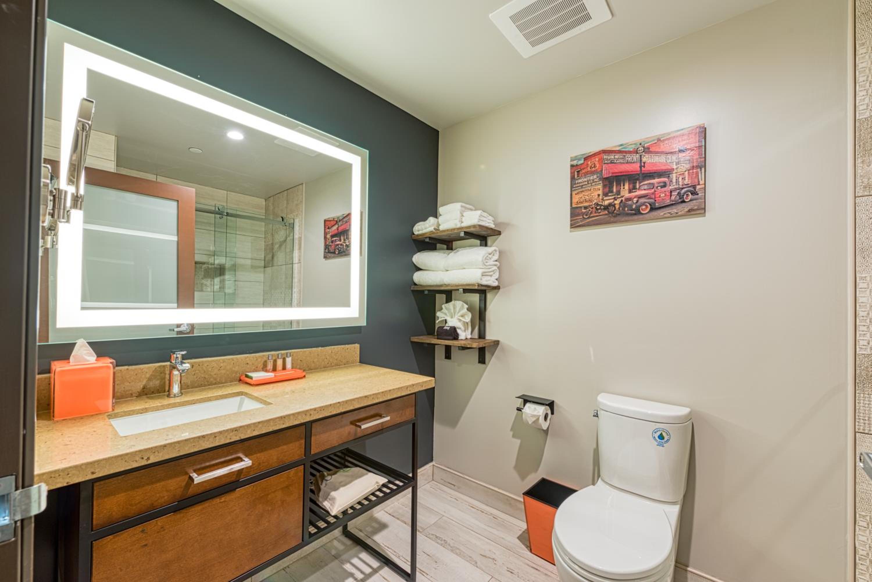 Hotel Lexen Newhall Santa Clarita - Near Six Flags Magic Mountain - Property Image 70