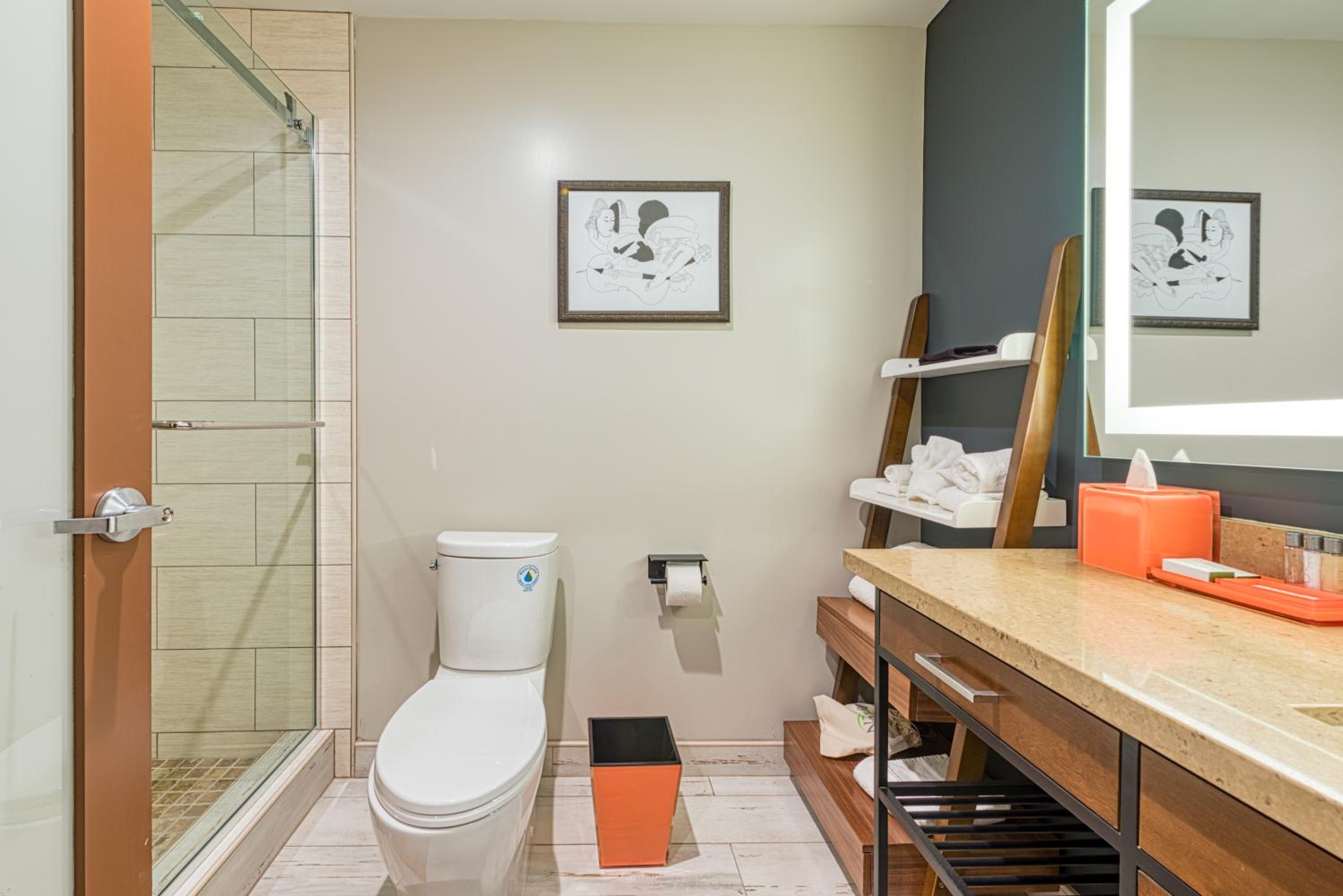 Hotel Lexen Newhall Santa Clarita - Near Six Flags Magic Mountain - Property Image 85