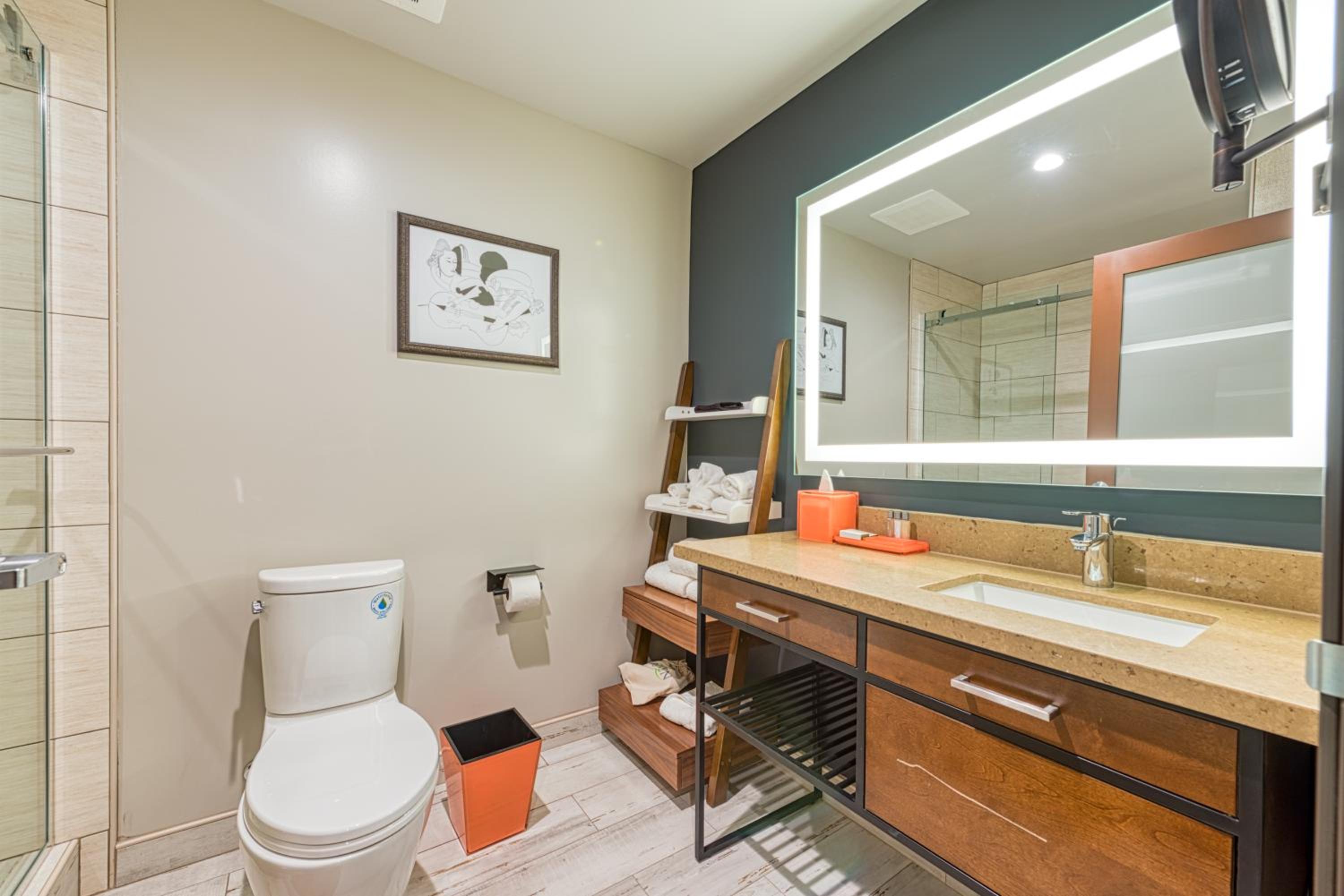 Hotel Lexen Newhall Santa Clarita - Near Six Flags Magic Mountain - Property Image 47